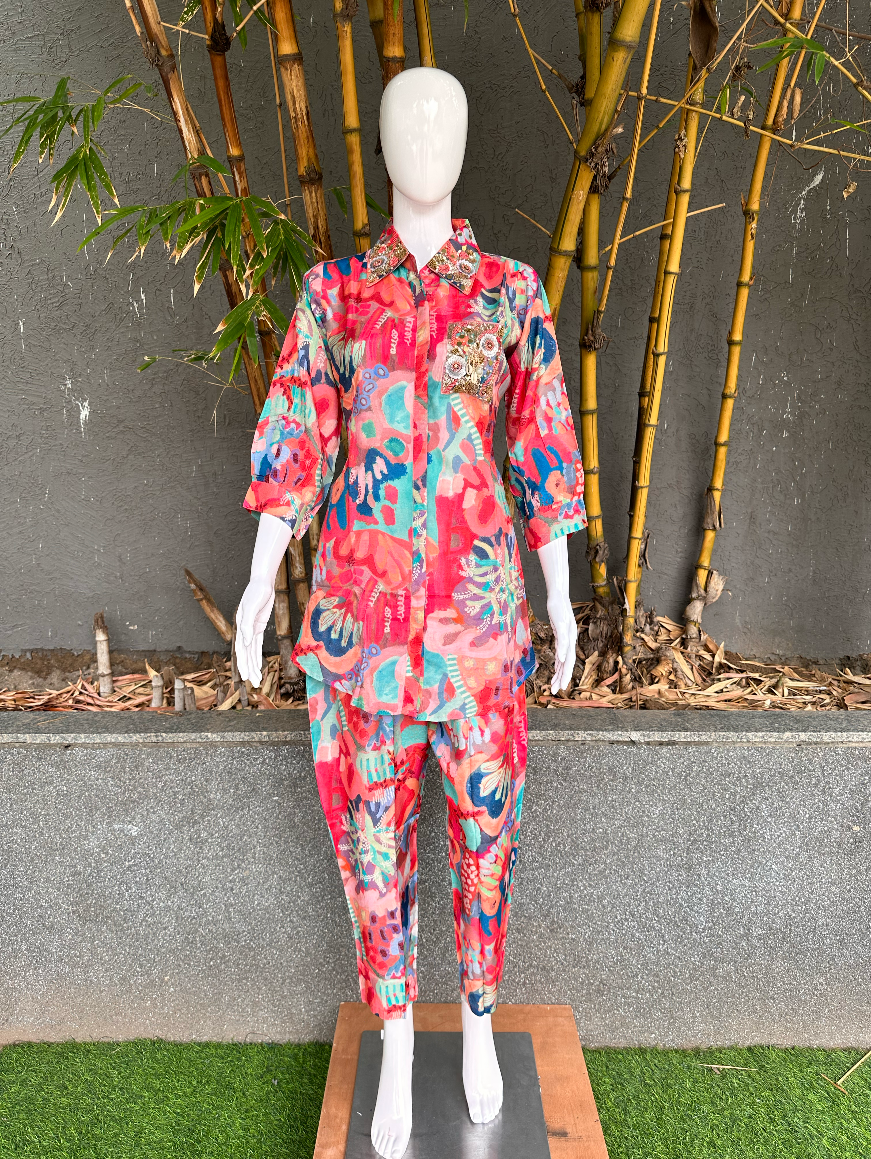 Image of Muslin Coord Set with Collar & Pocket Hand Work