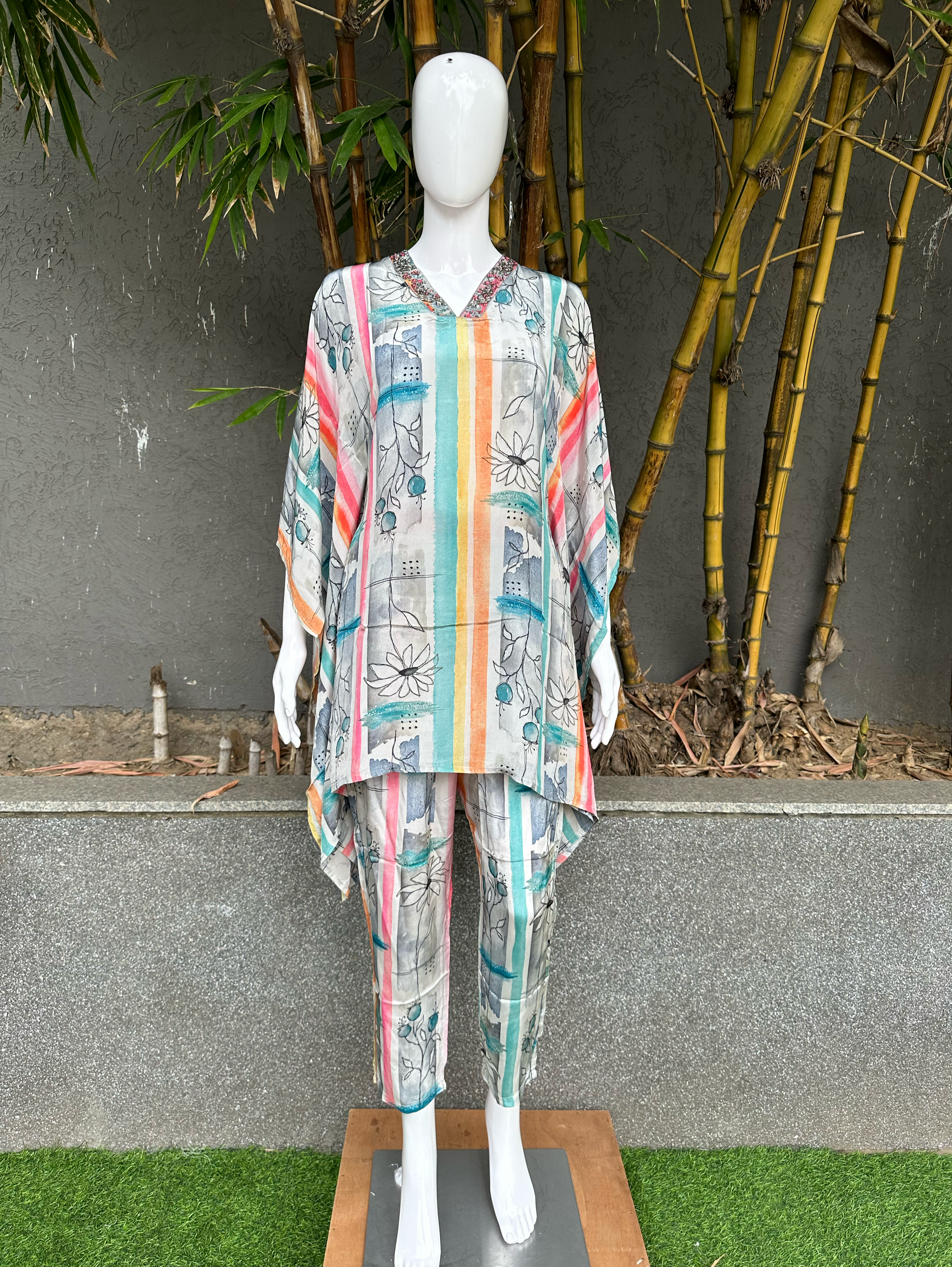 Image of Chinnon V Neck Hand Work Kaftan Coords