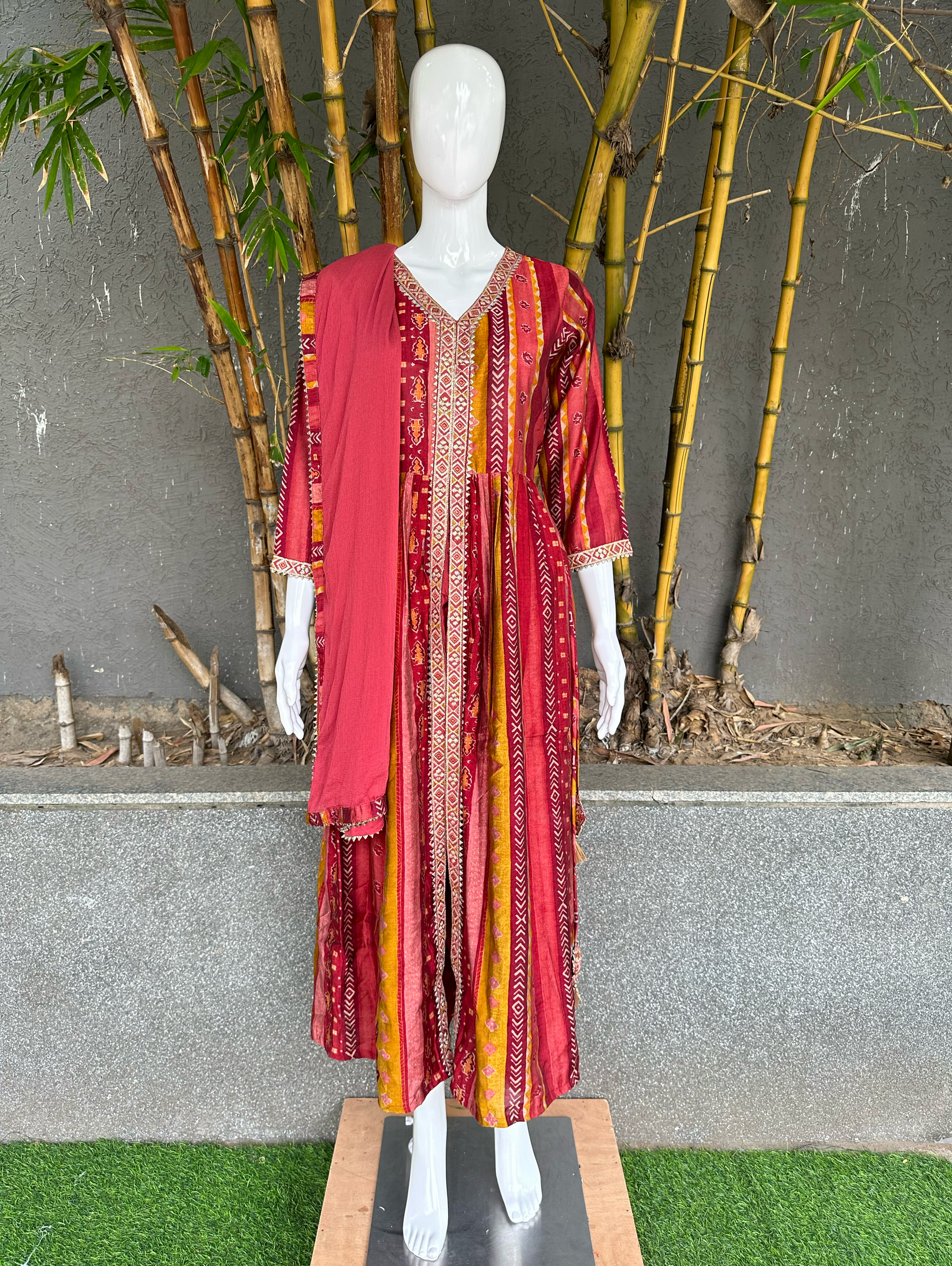 Muslin with Center Cut Kurti Set- 3 Piece