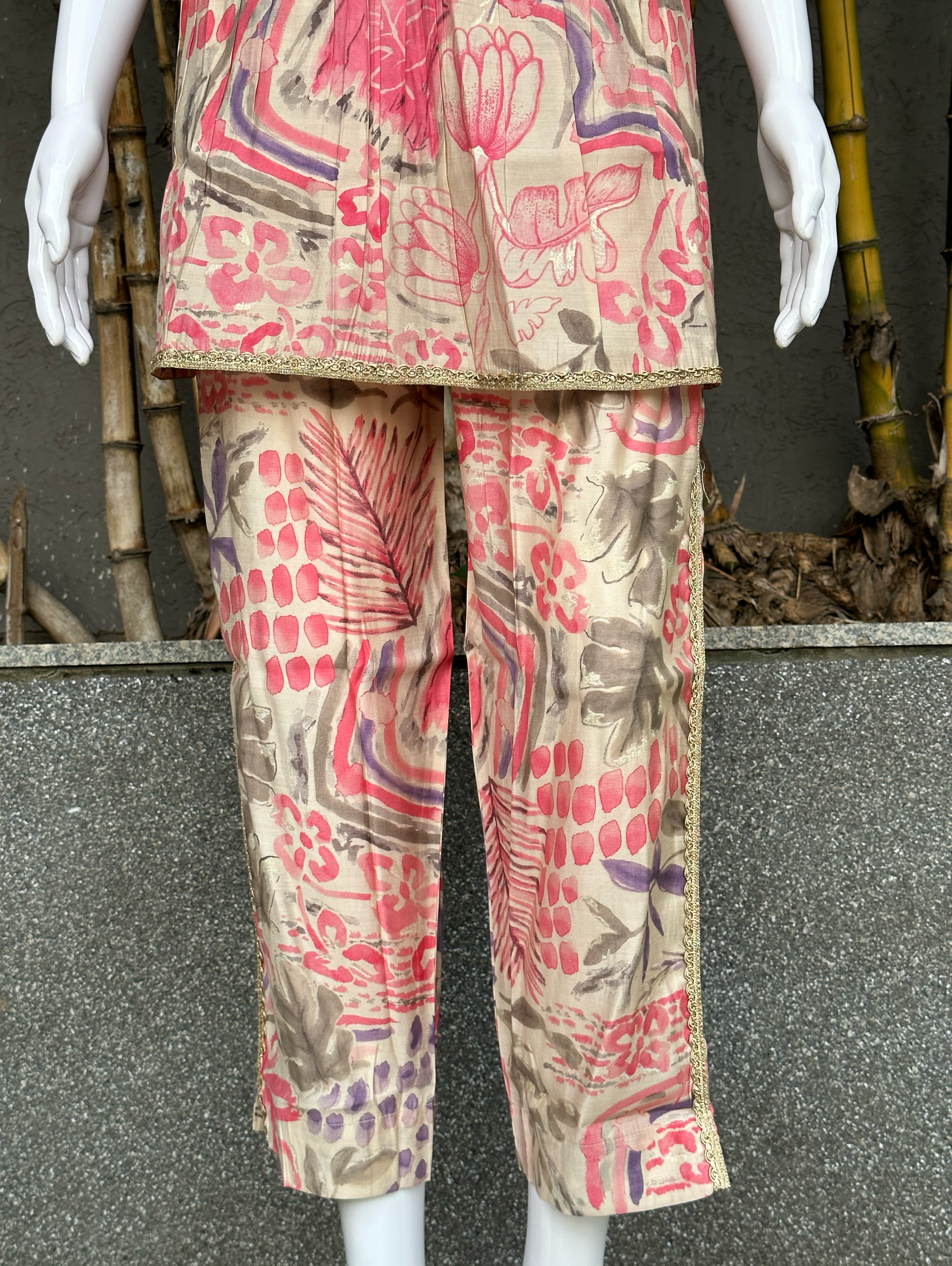 Image of Muslin V Neck Embroidery Work Coords