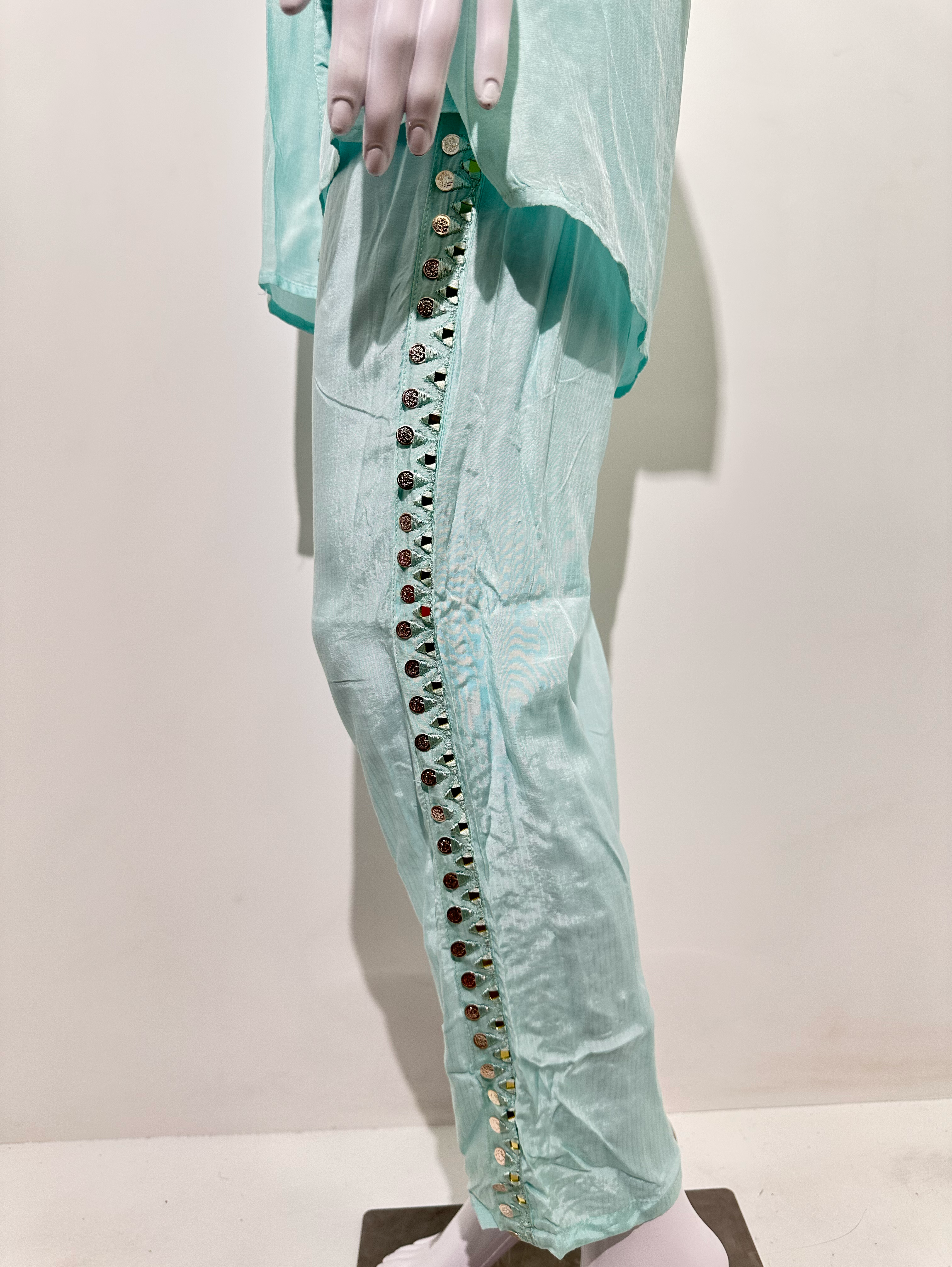 Image of Muslin Stand Patti with Accessories work Coords