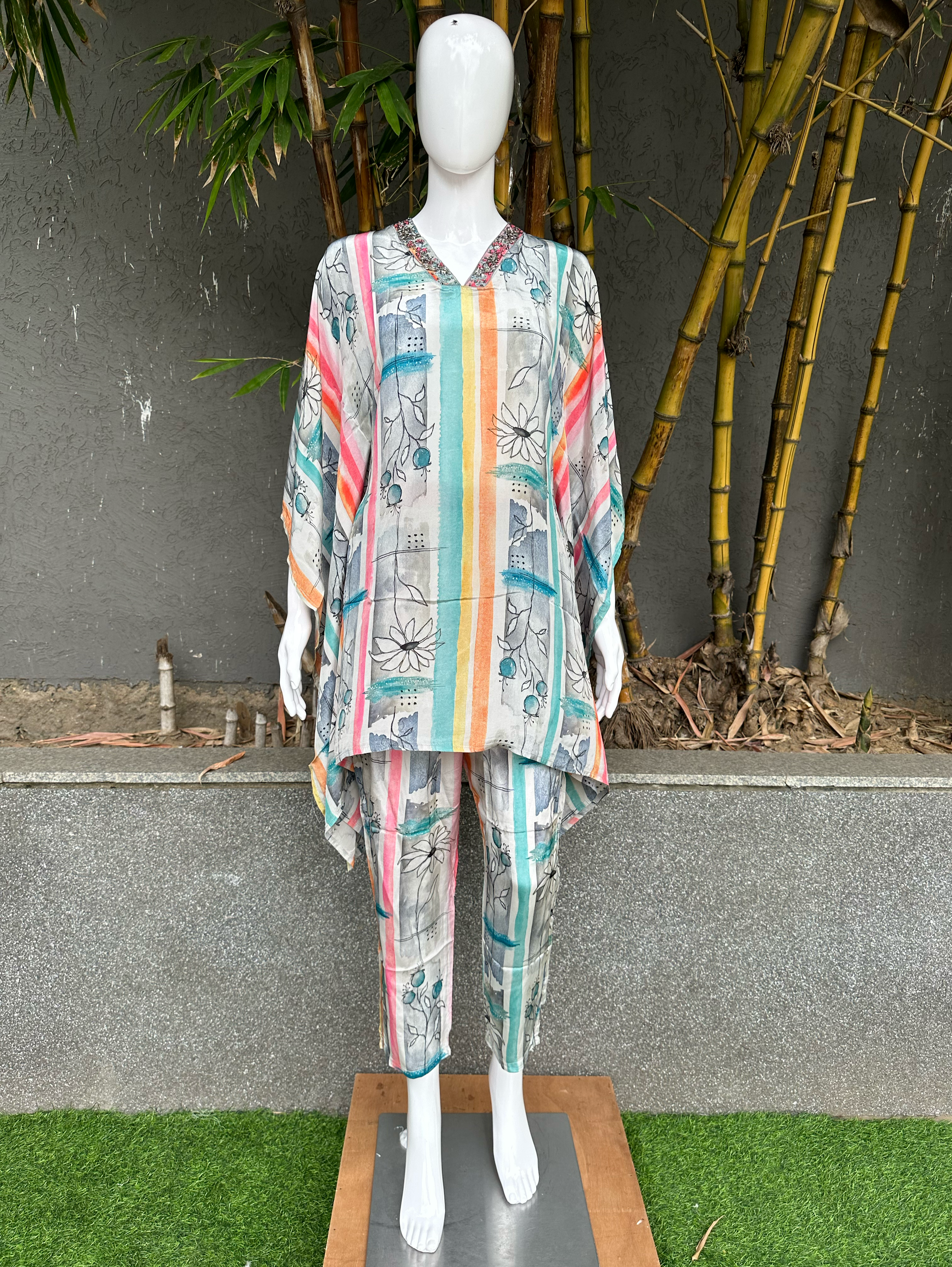 Image of Chinnon V Neck Hand Work Kaftan Coords