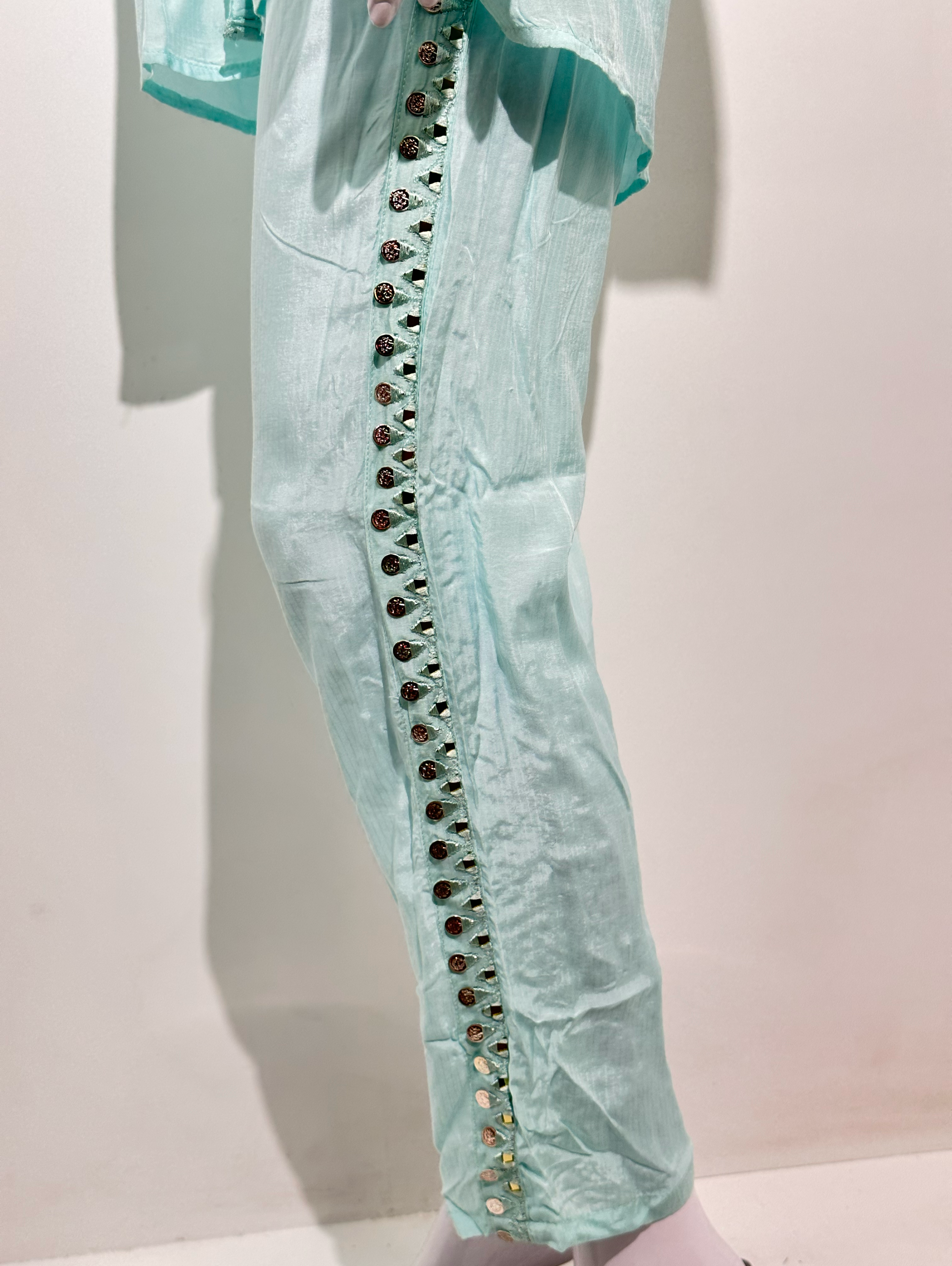 Image of Muslin Stand Patti with Accessories work Coords