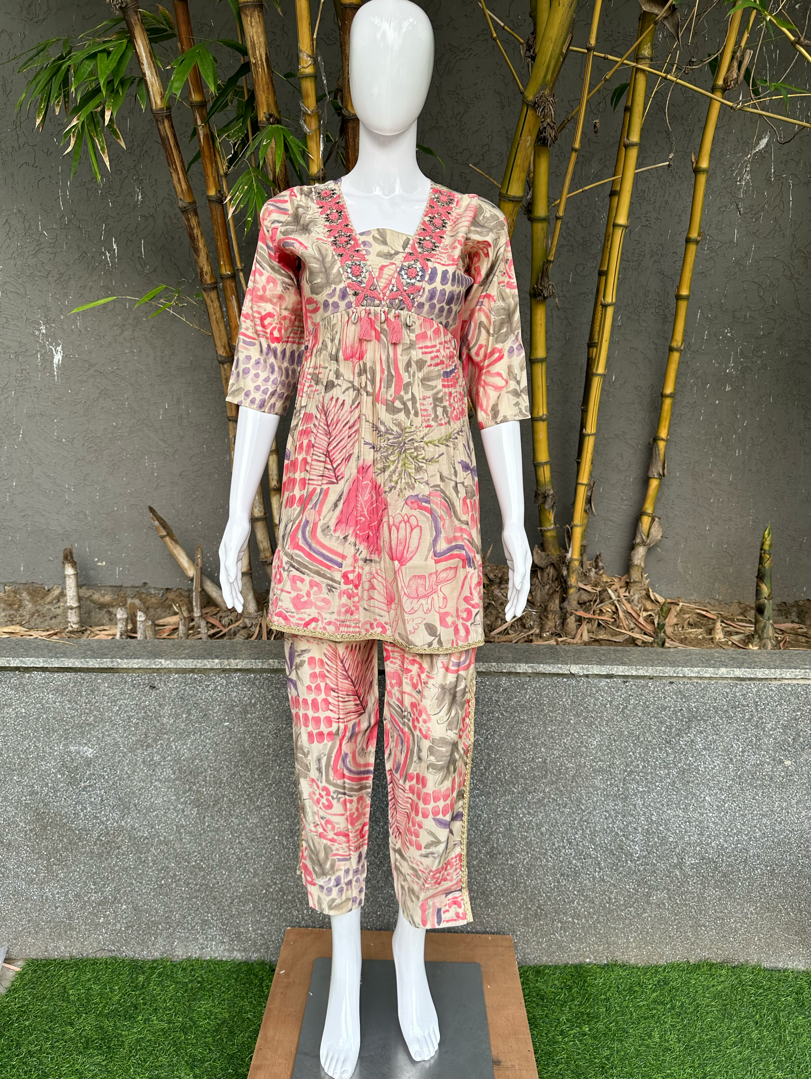 Image of Muslin V Neck Embroidery Work Coords