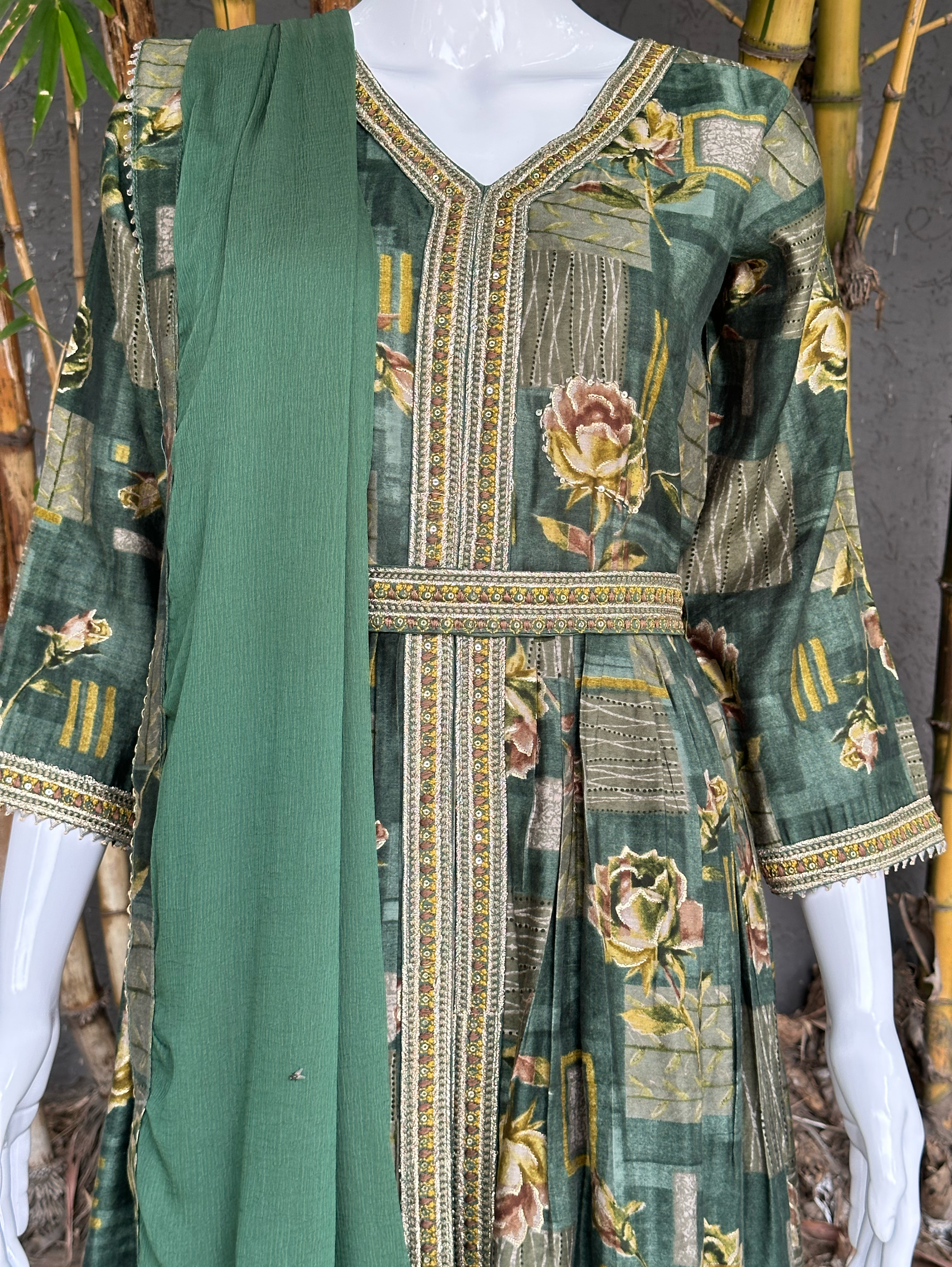 Image of Muslin with Embroidery Sequence Kurti Set- 3 Piece