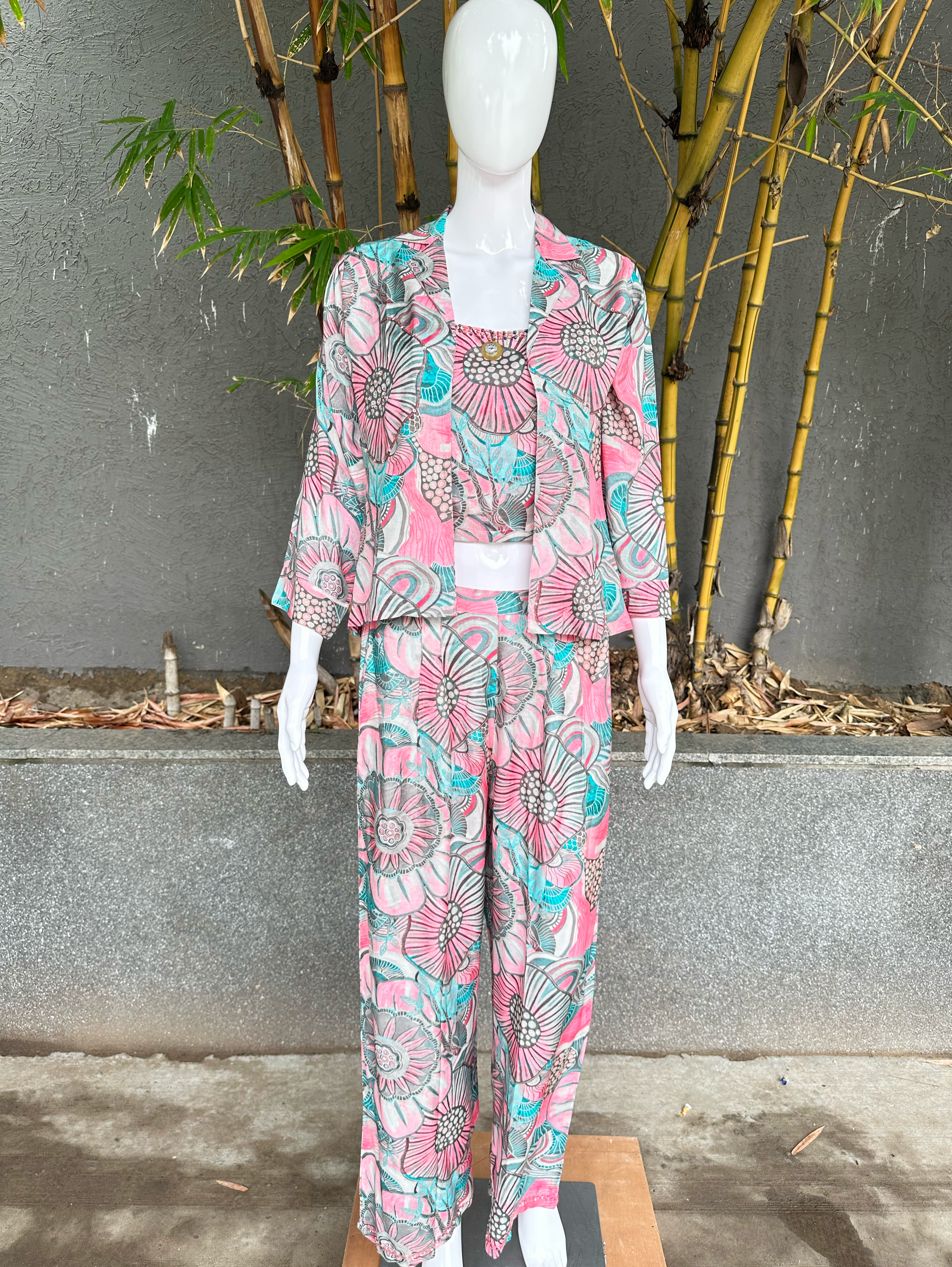 Image of Muslin Embroidery Sequence Coords - 3 Piece