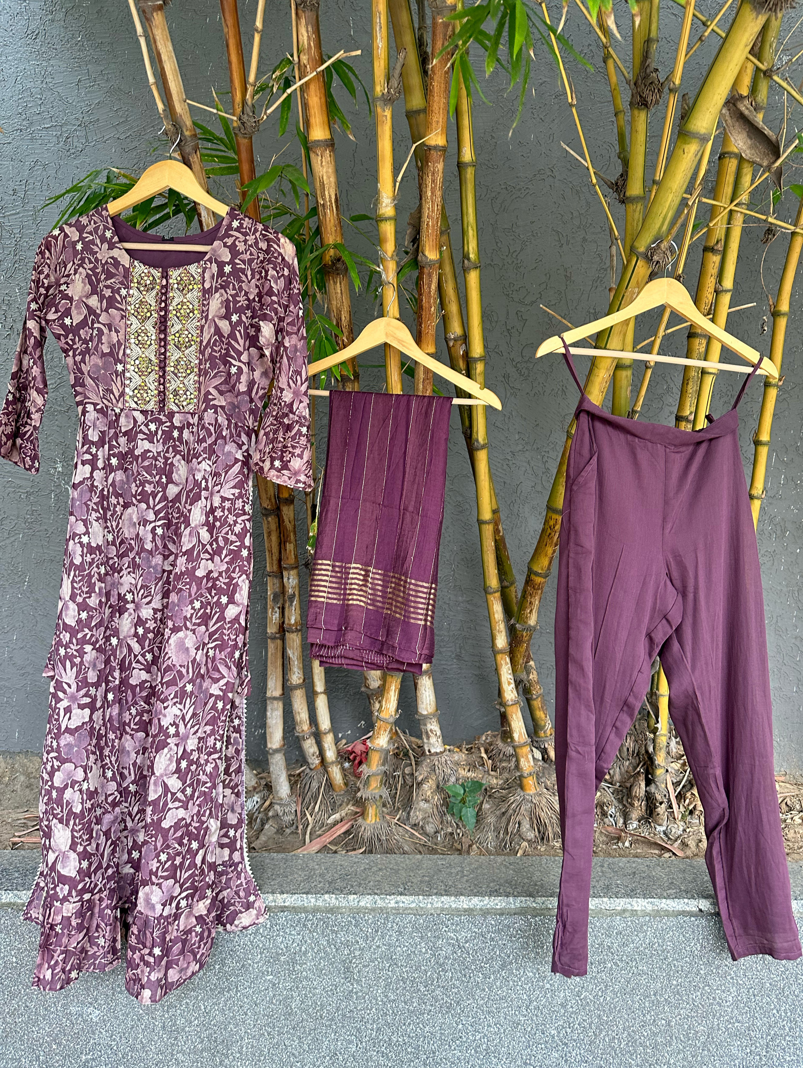 Image of Mull Cotton Naira Embroidery Mirror work Set