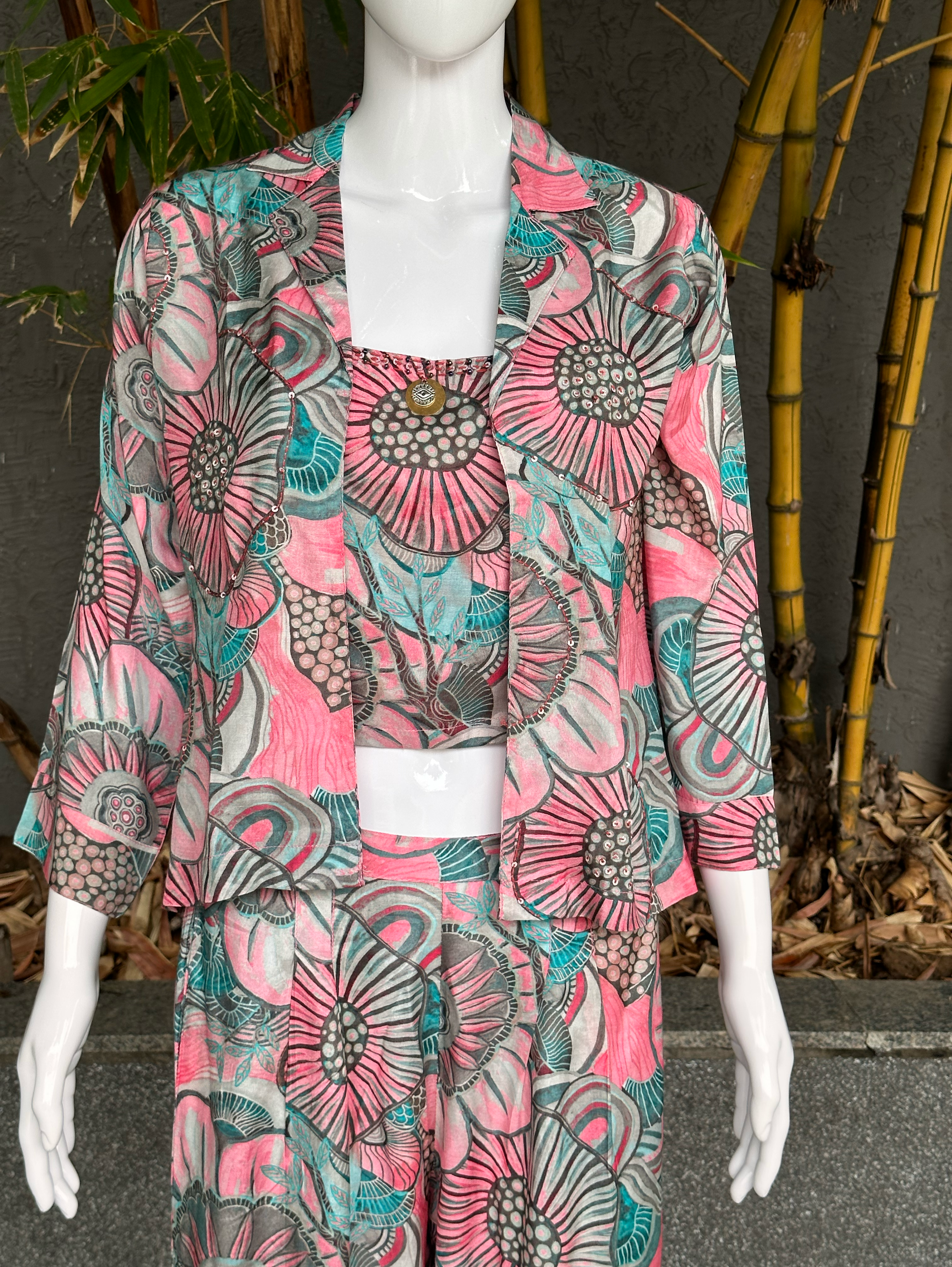 Image of Muslin Embroidery Sequence Coords - 3 Piece