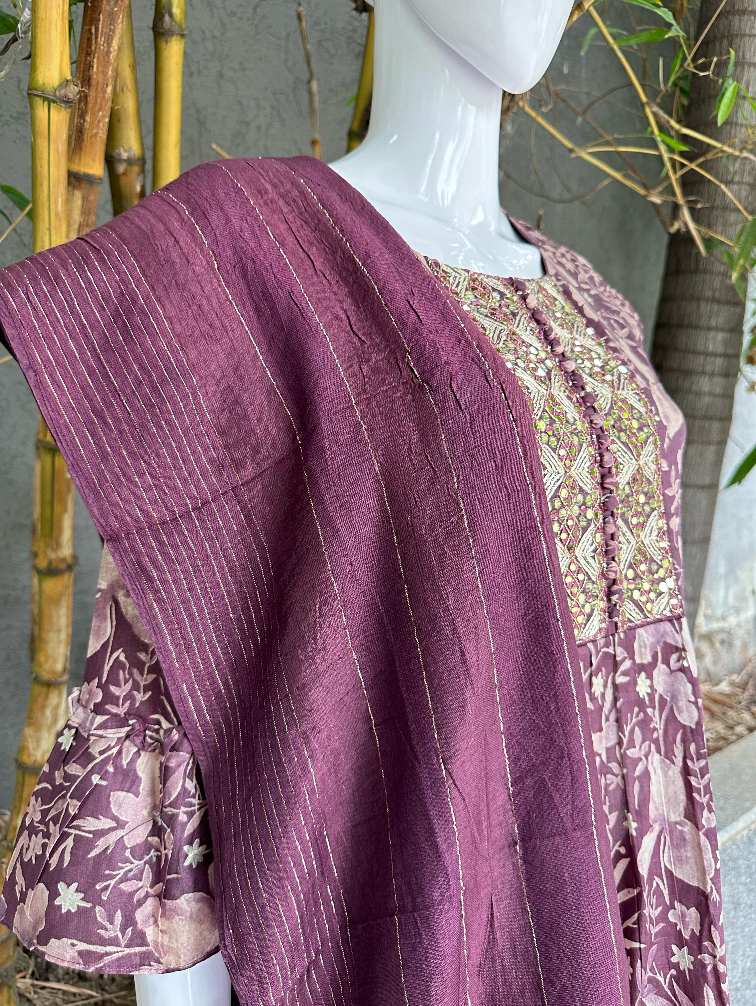 Image of Mull Cotton Naira Embroidery Mirror work Set