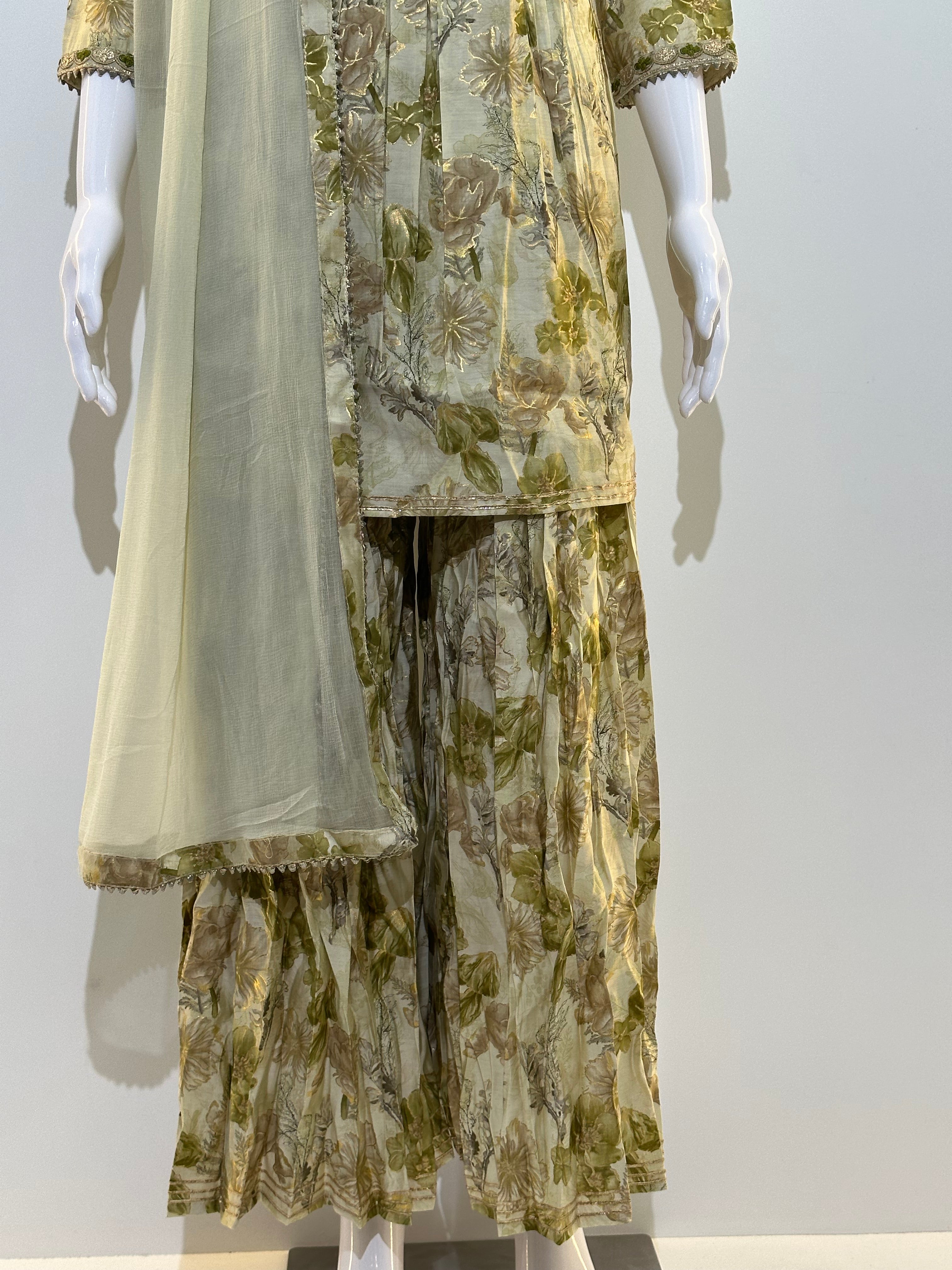 Image of Alia Cut with Sharara Pant - 3 Piece