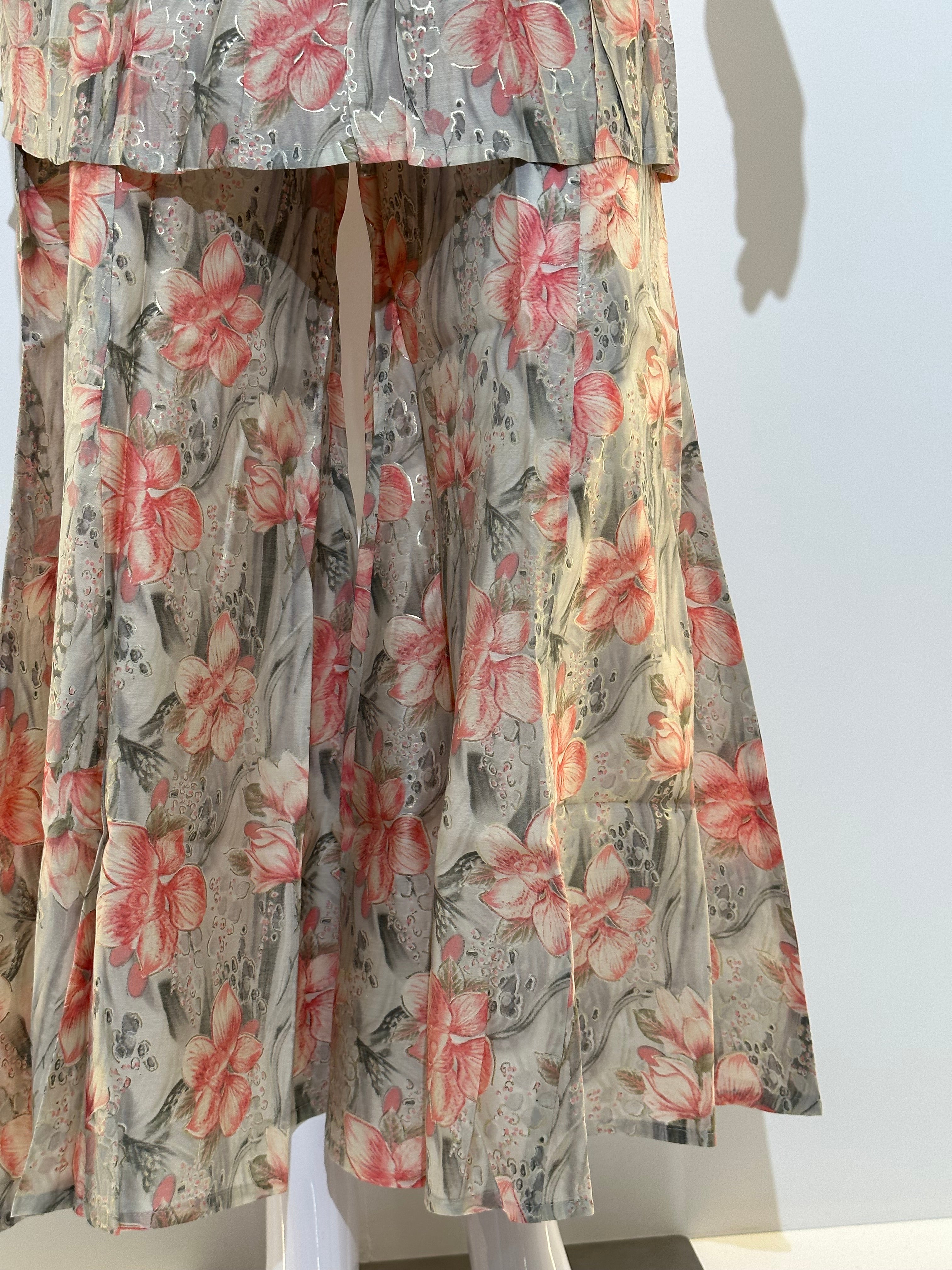 Image of Muslin Bell Bottom Kurti Set- 2 Piece