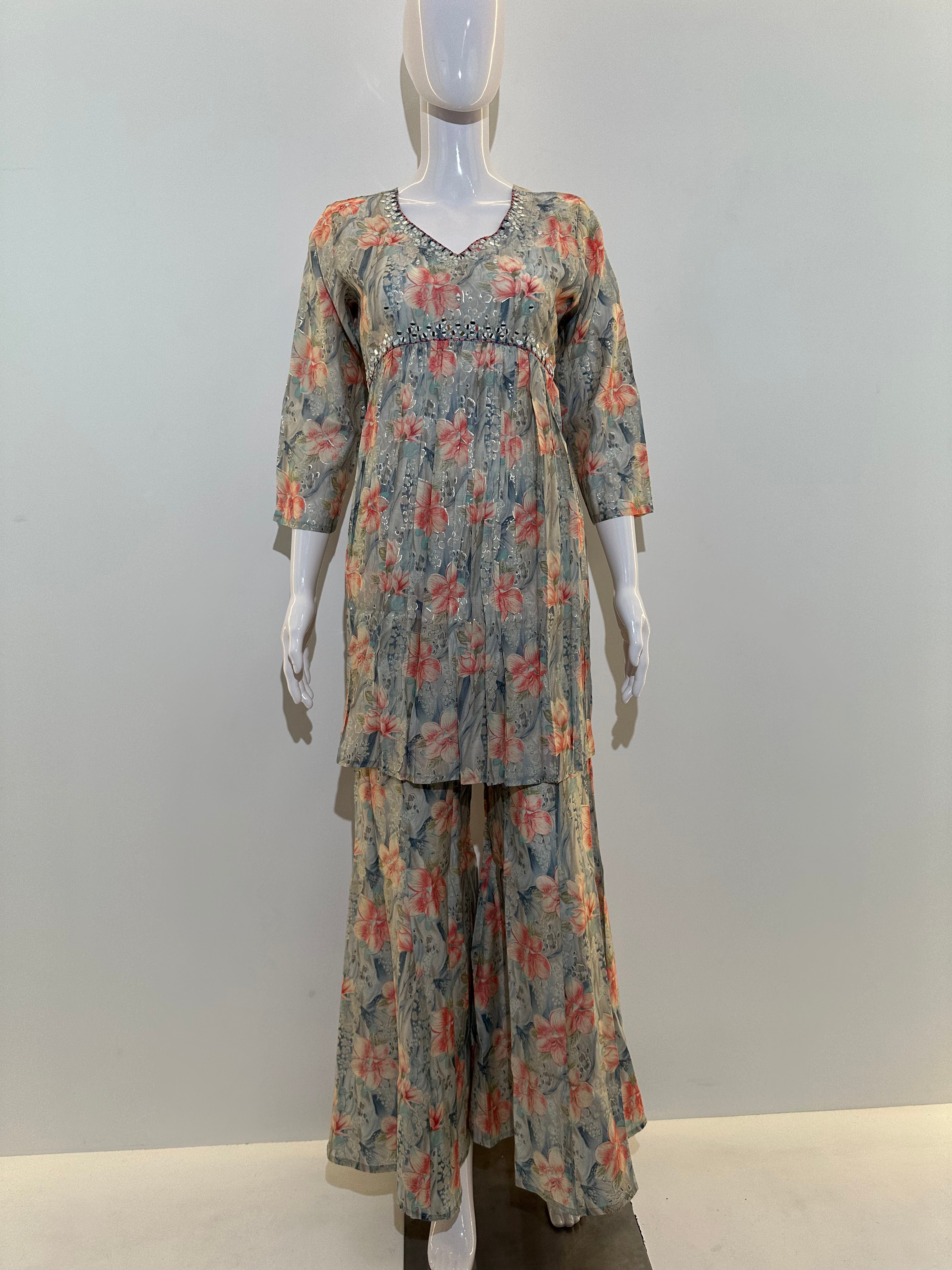 Image of Muslin Bell Bottom Kurti Set- 2 Piece