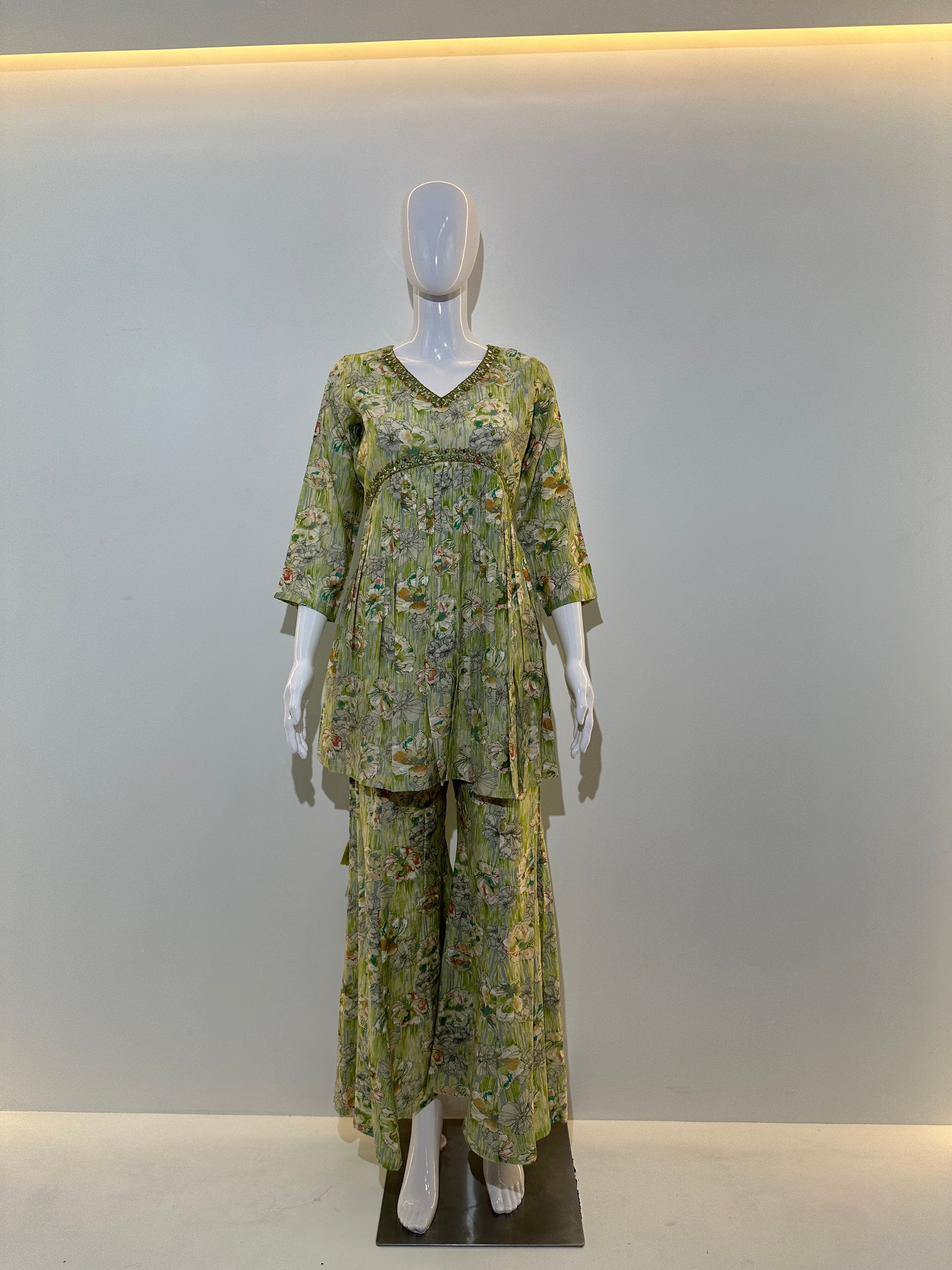 Image of Muslin Bell Bottom Kurti Set- 2 Piece