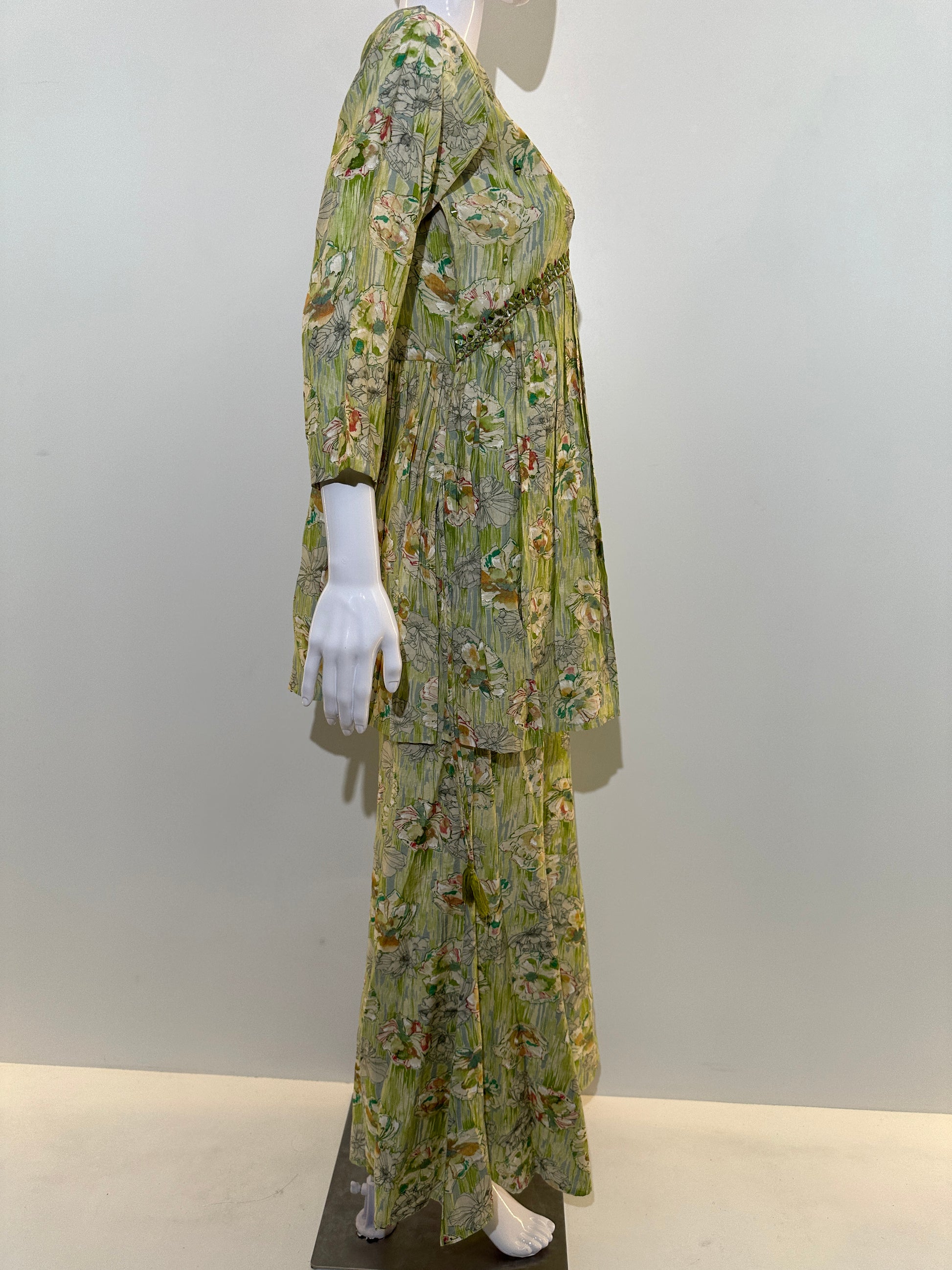 Muslin Bell Bottom Kurti Set- 2 Piece