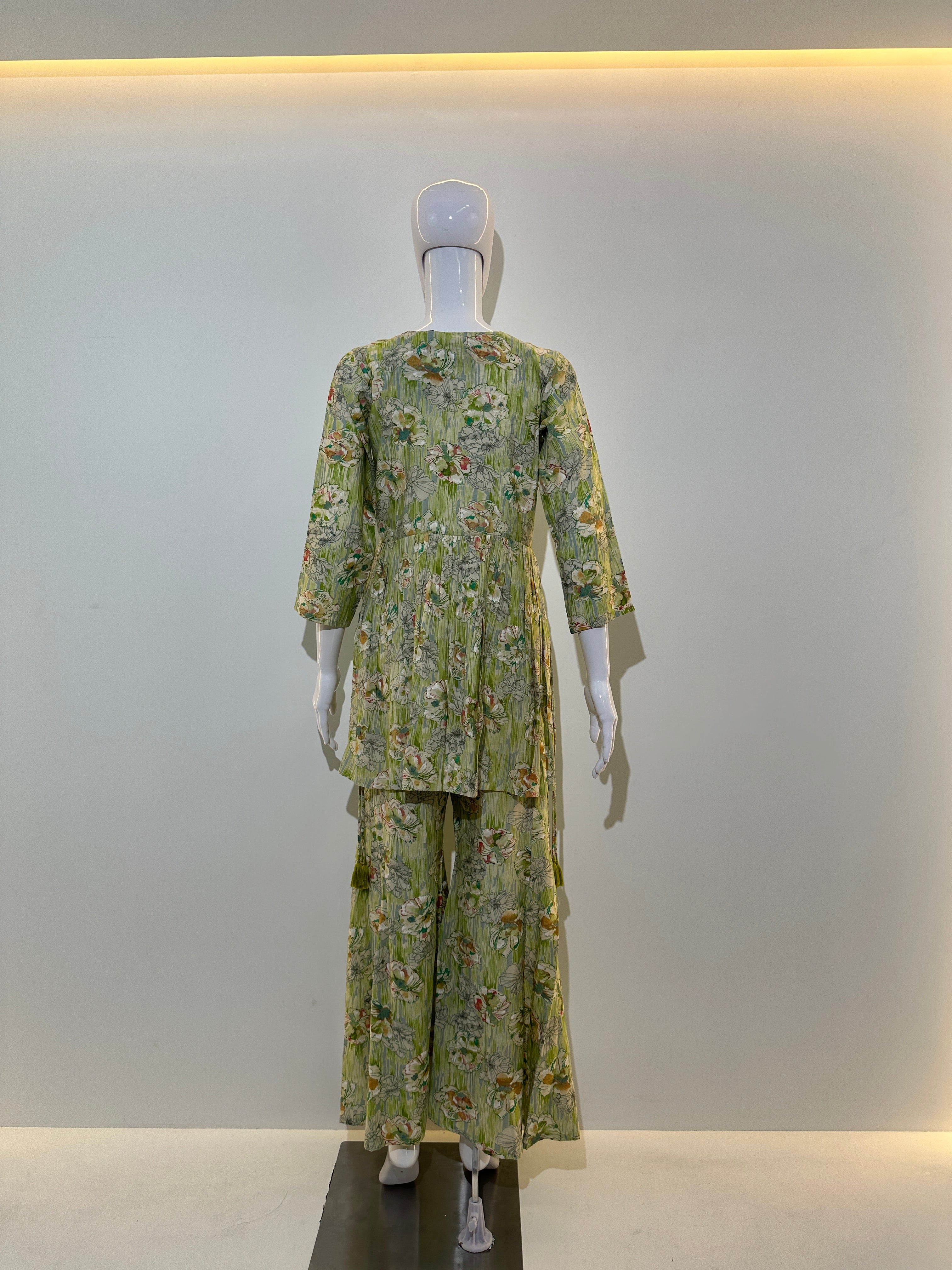 Image of Muslin Bell Bottom Kurti Set- 2 Piece