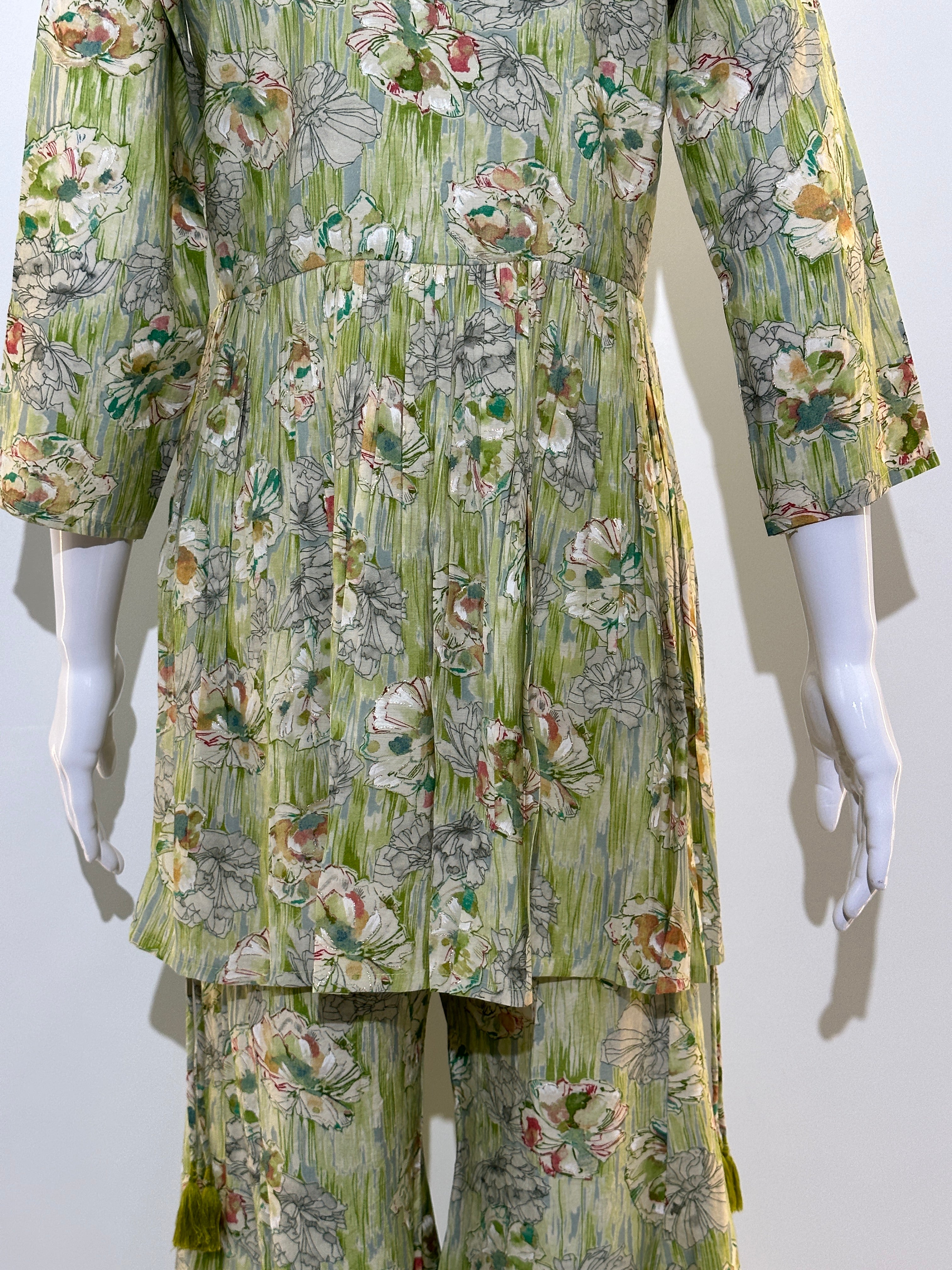 Image of Muslin Bell Bottom Kurti Set- 2 Piece