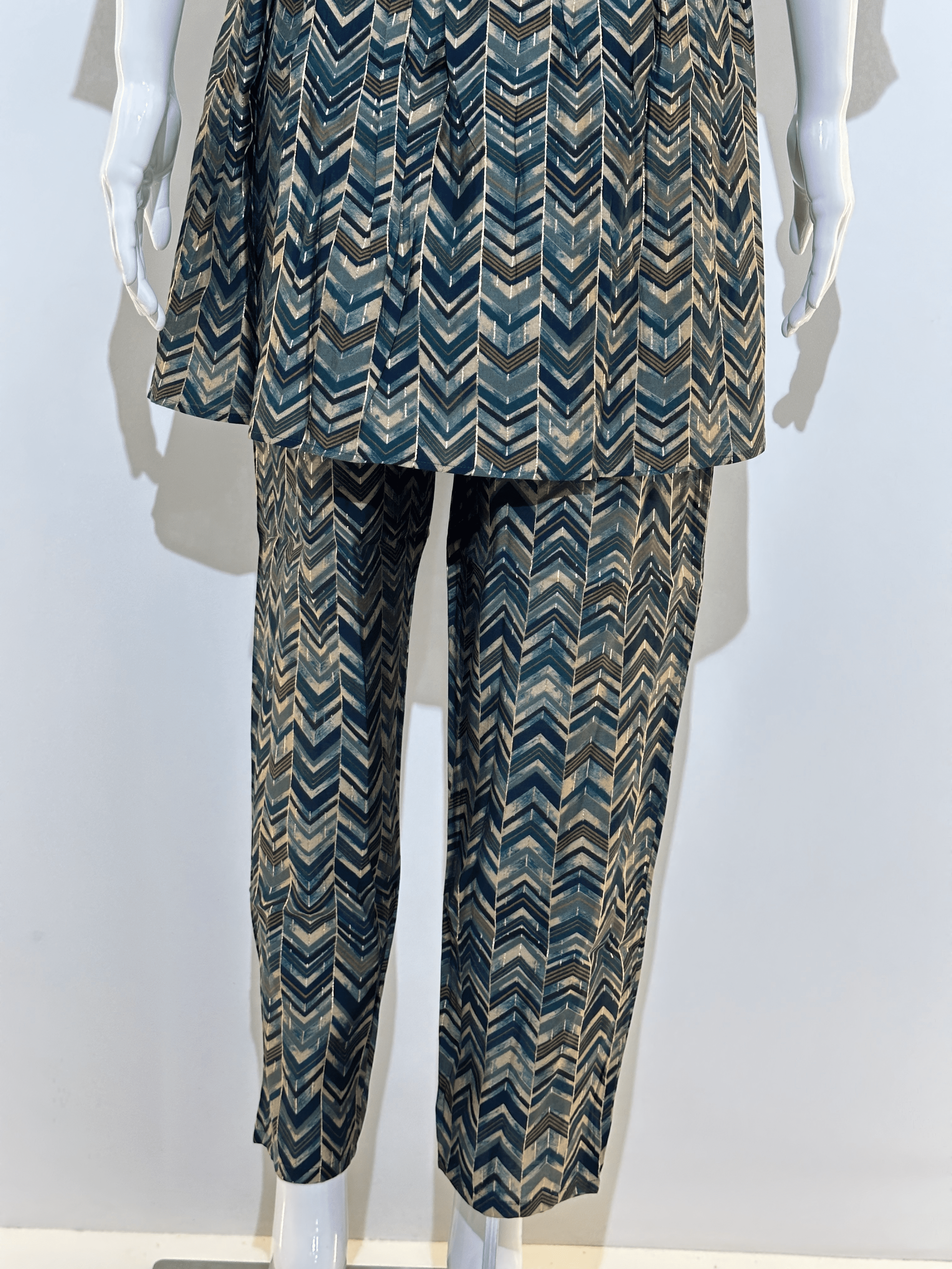 Image of Muslin Pattern Work Coord Set - 2 piece