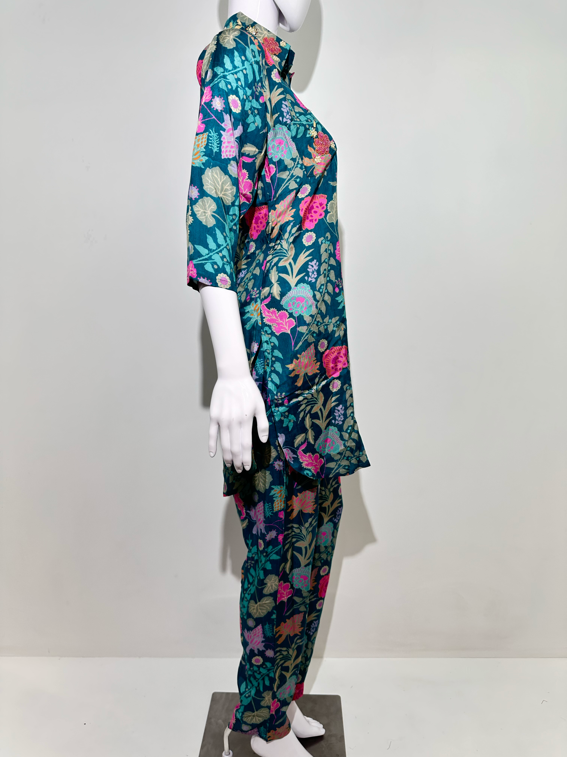 Muslin Hand work Coord Set - Collar Embroidery