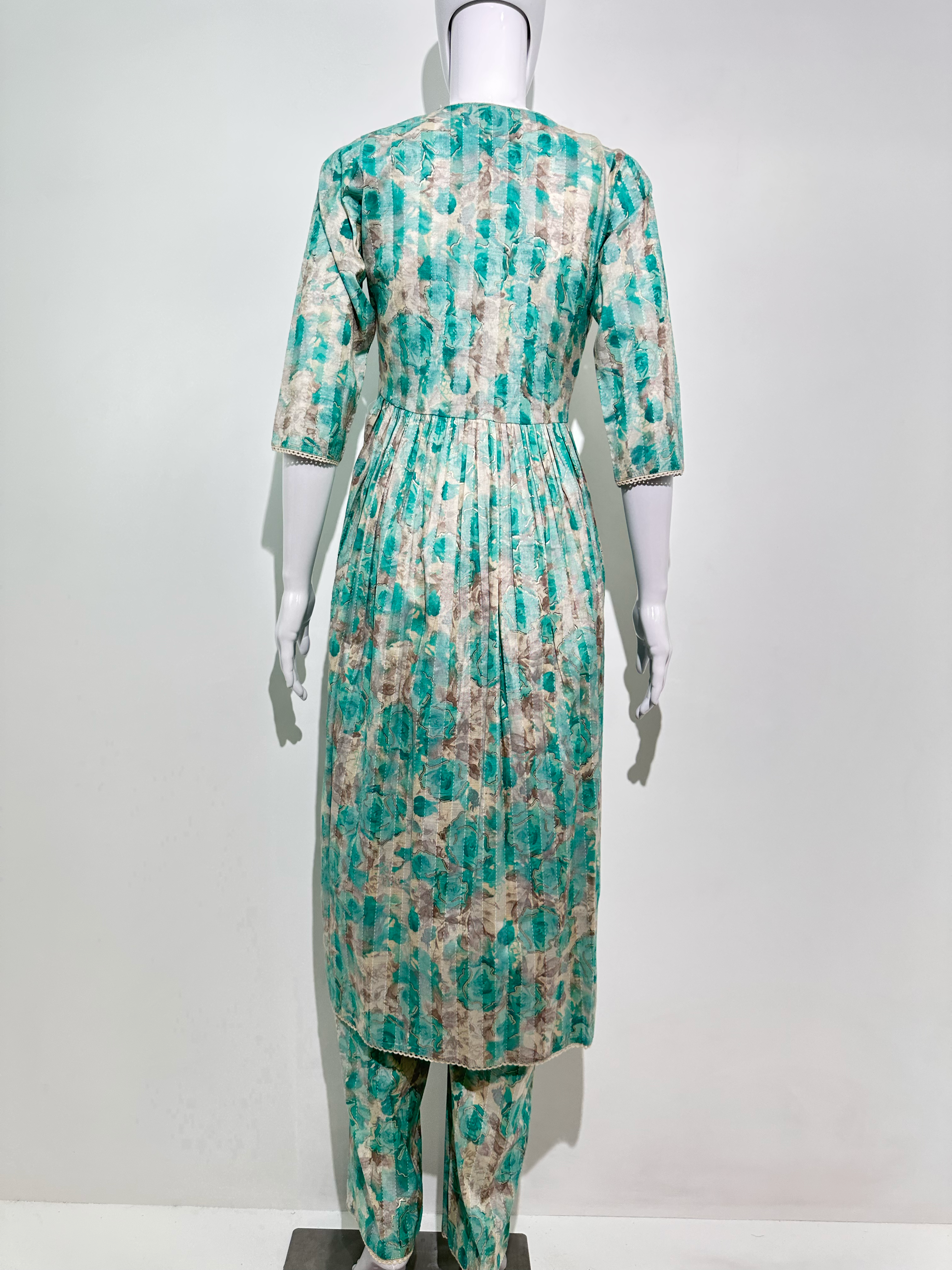 Image of Alia Cut Coord Set with Neck work