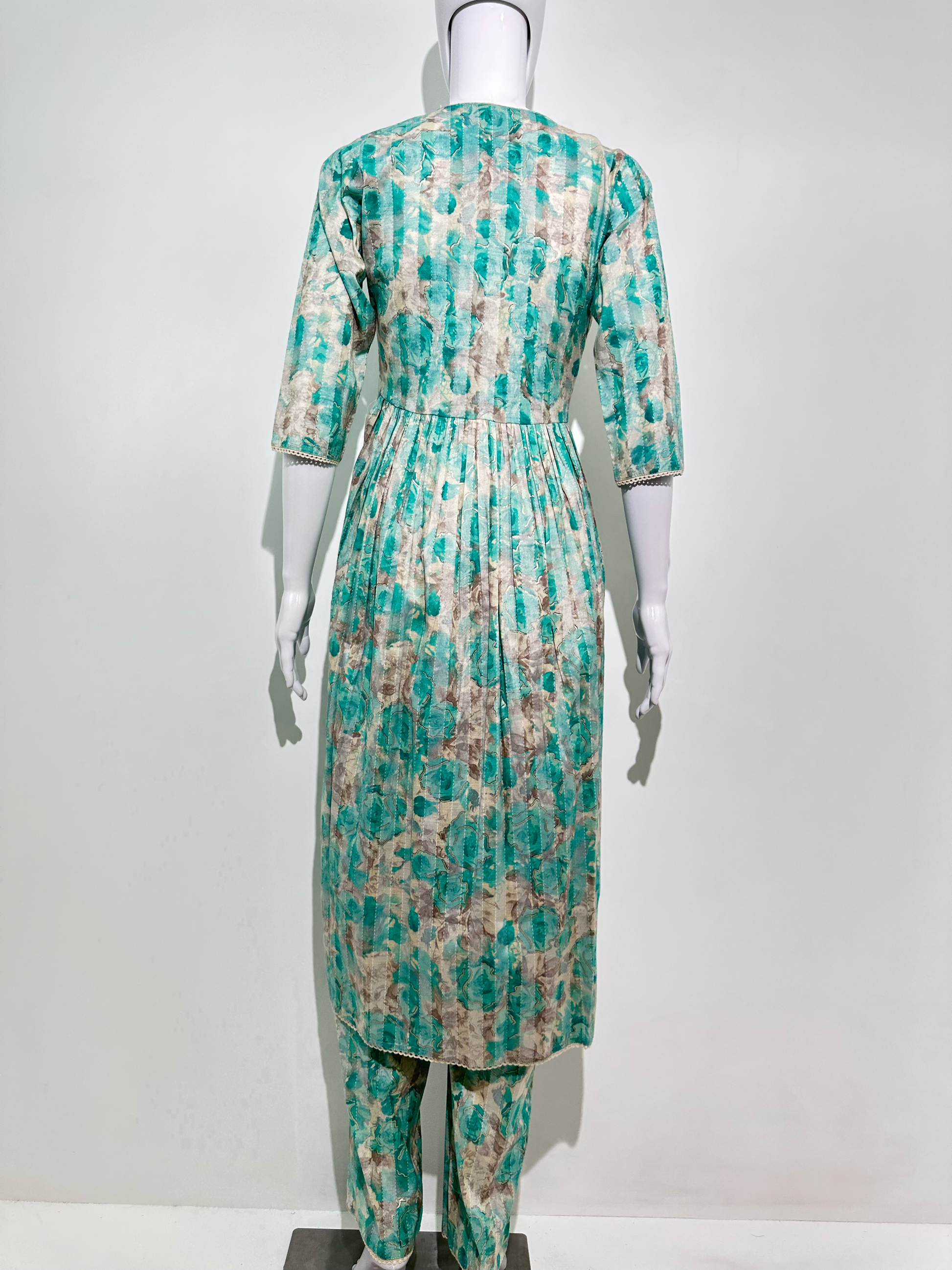 Alia Cut Coord Set with Neck work