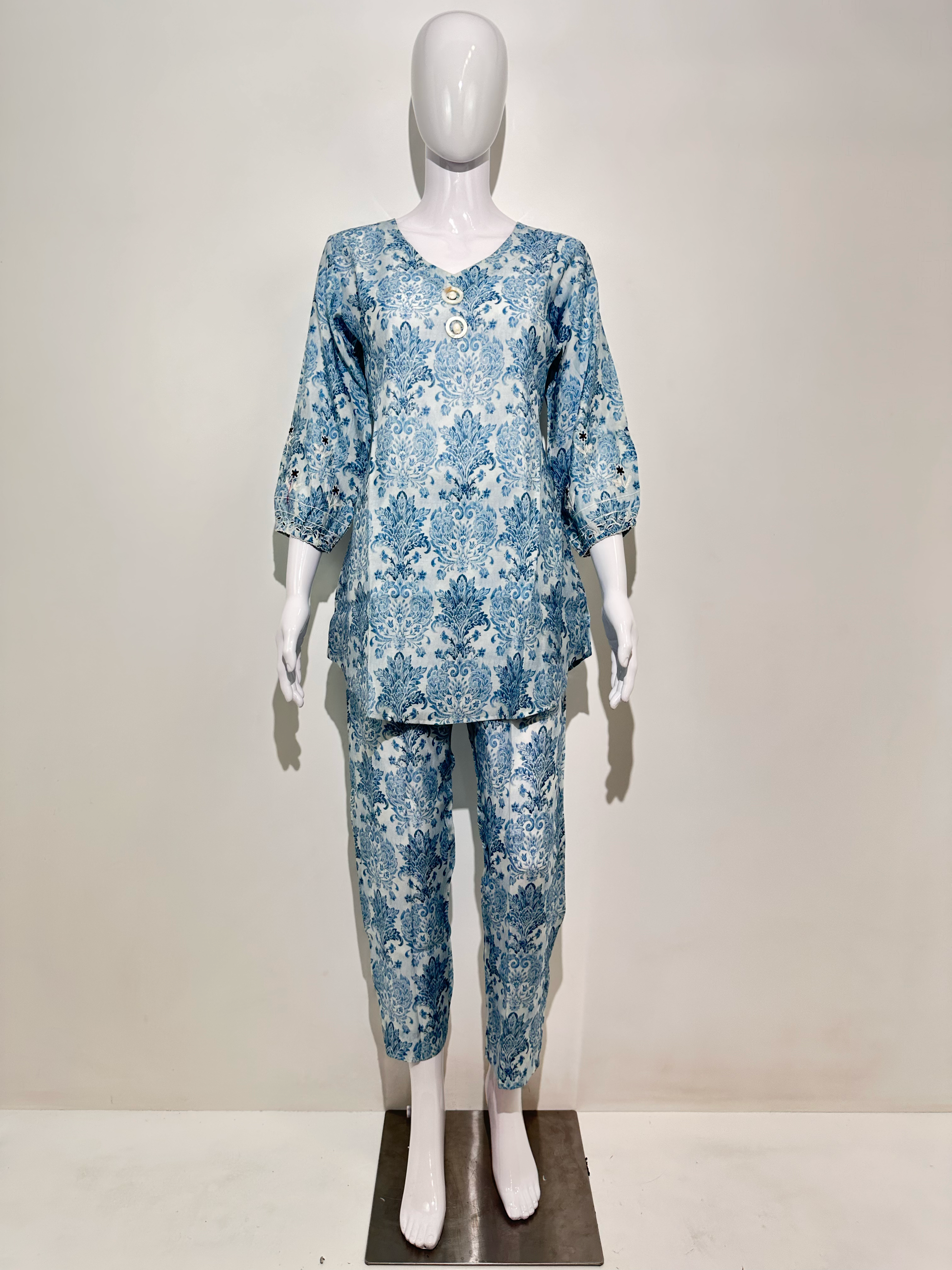Muslin Embroidery Coords with Grip Sleeve