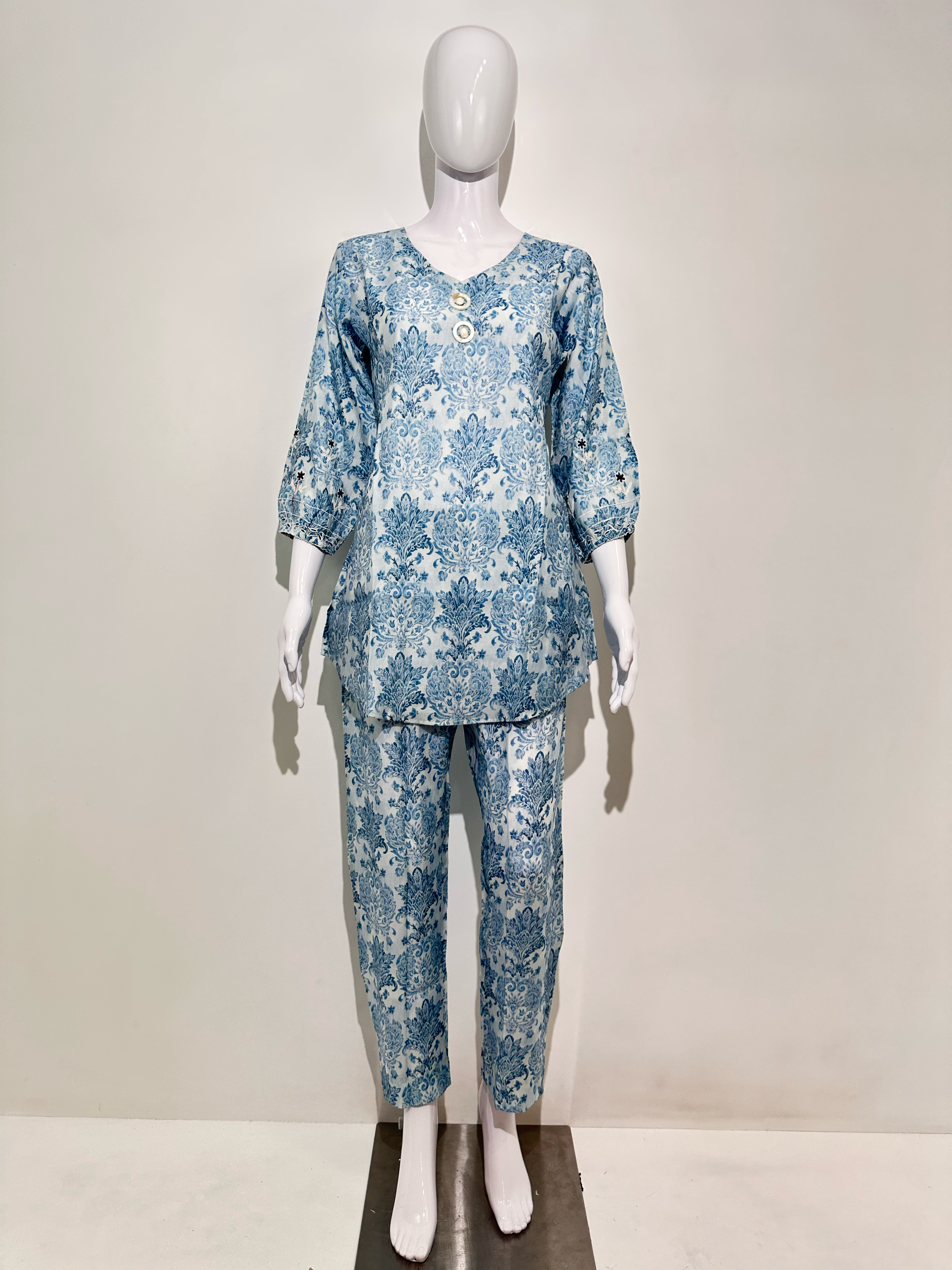 Image of Muslin Embroidery Coords with Grip Sleeve