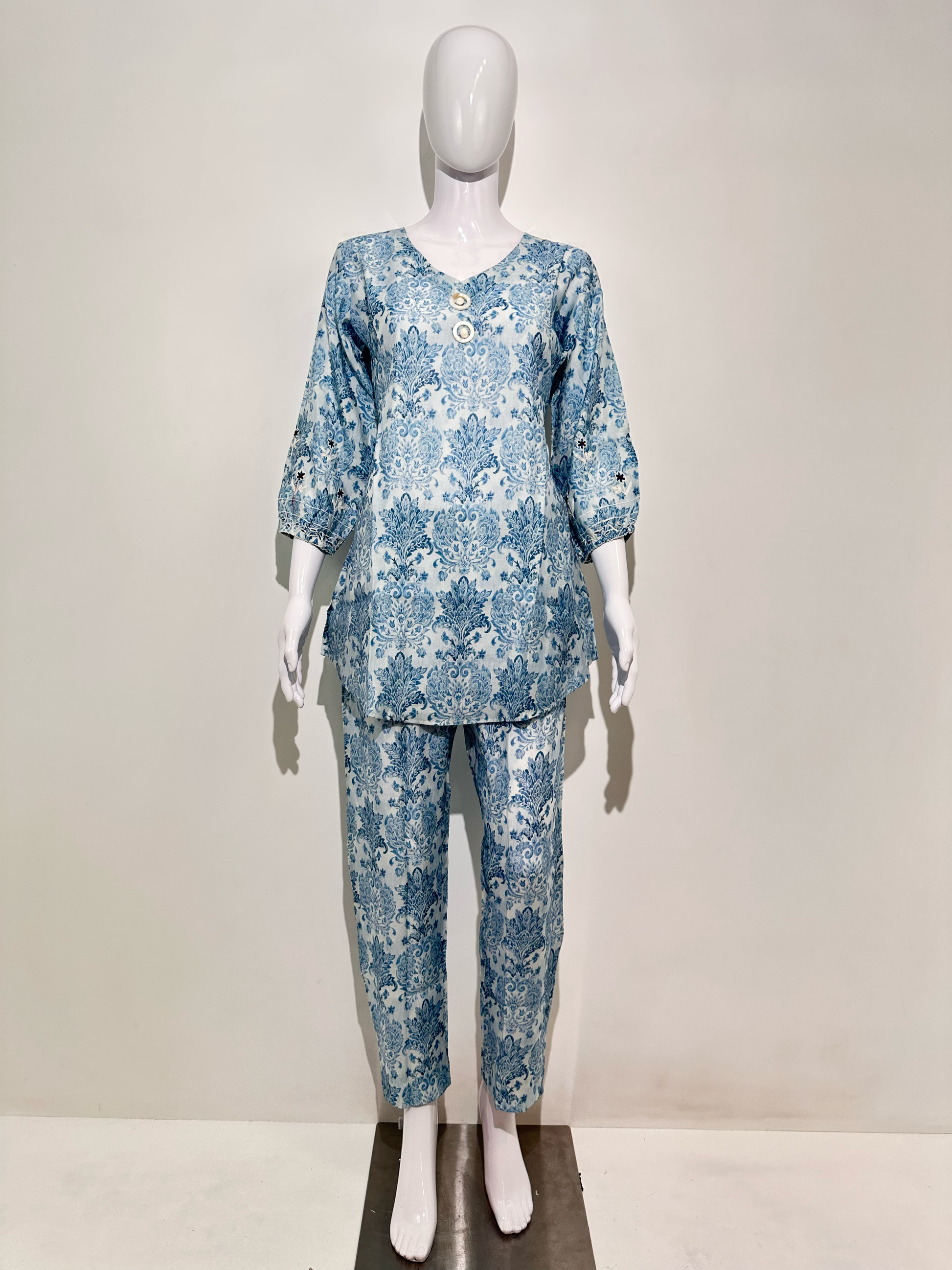 Muslin Embroidery Coords with Grip Sleeve