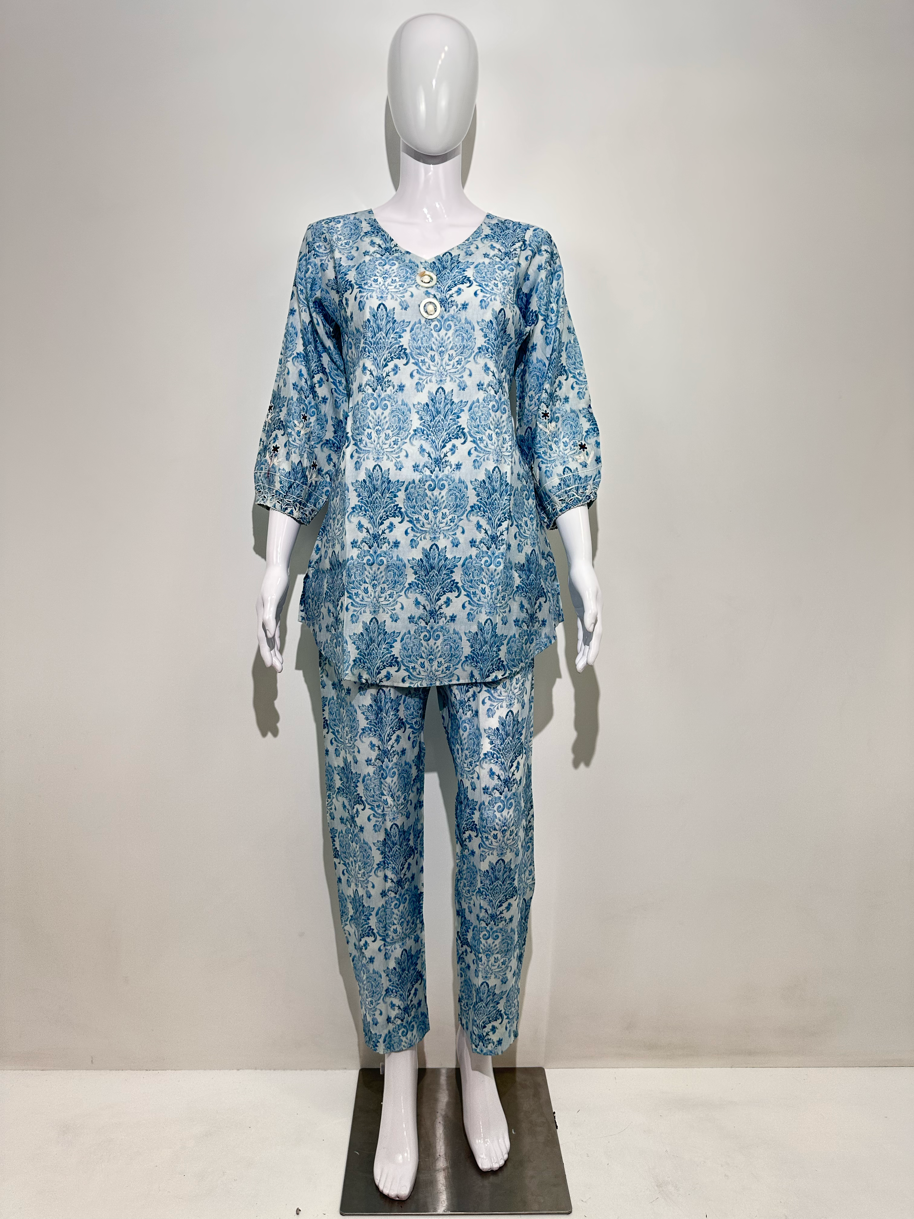 Image of Muslin Embroidery Coords with Grip Sleeve