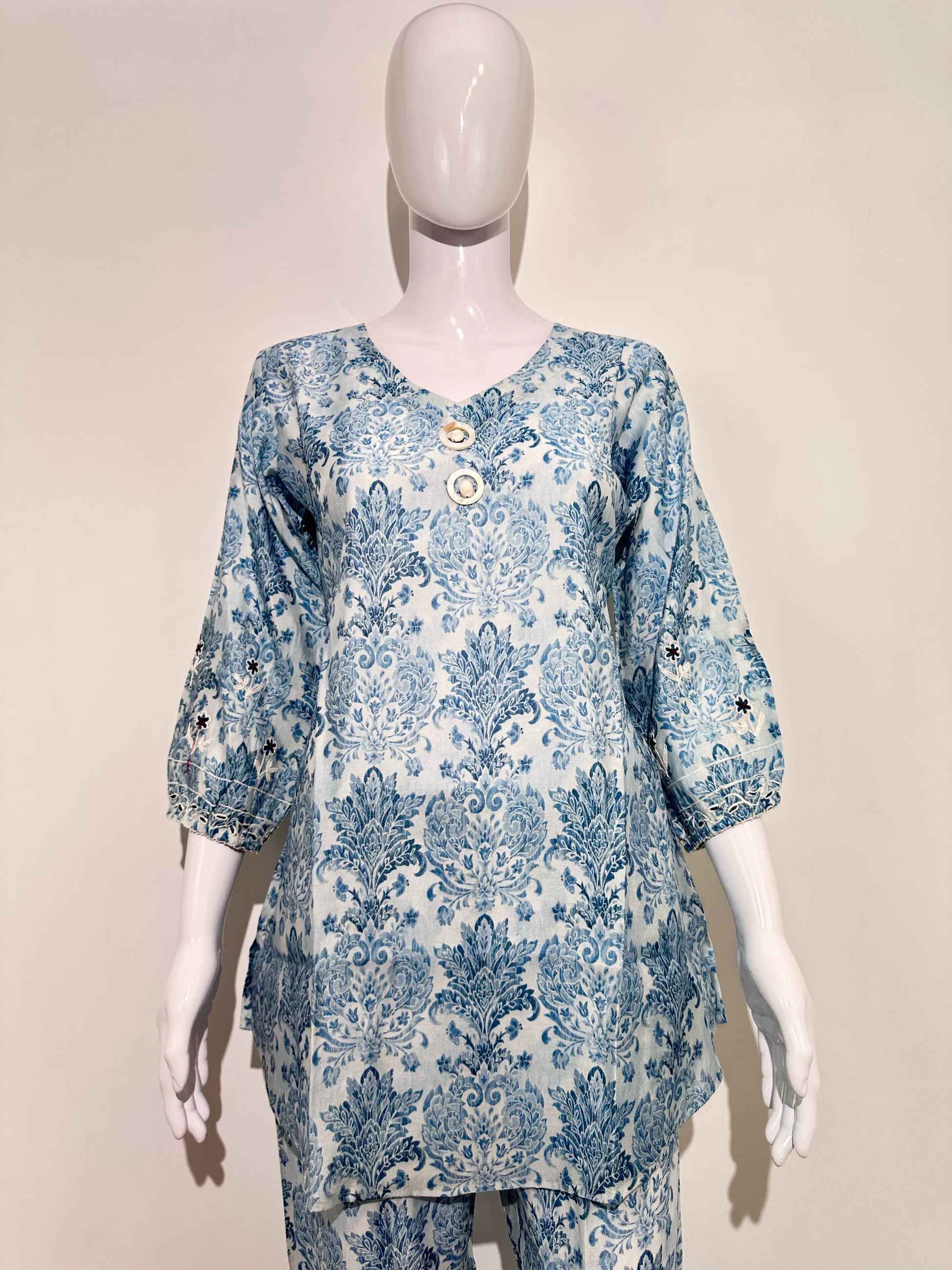 Muslin Embroidery Coords with Grip Sleeve