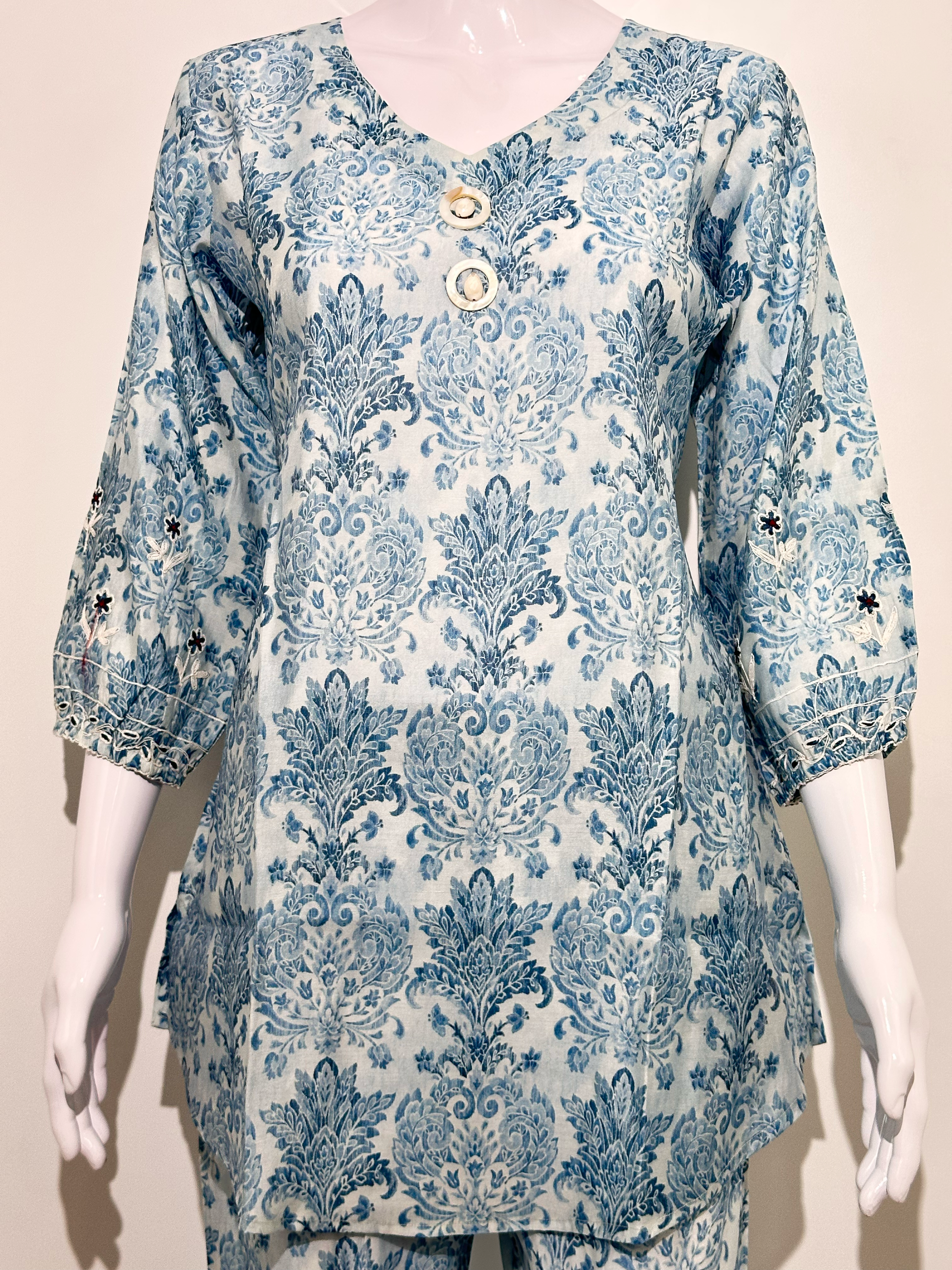 Muslin Embroidery Coords with Grip Sleeve