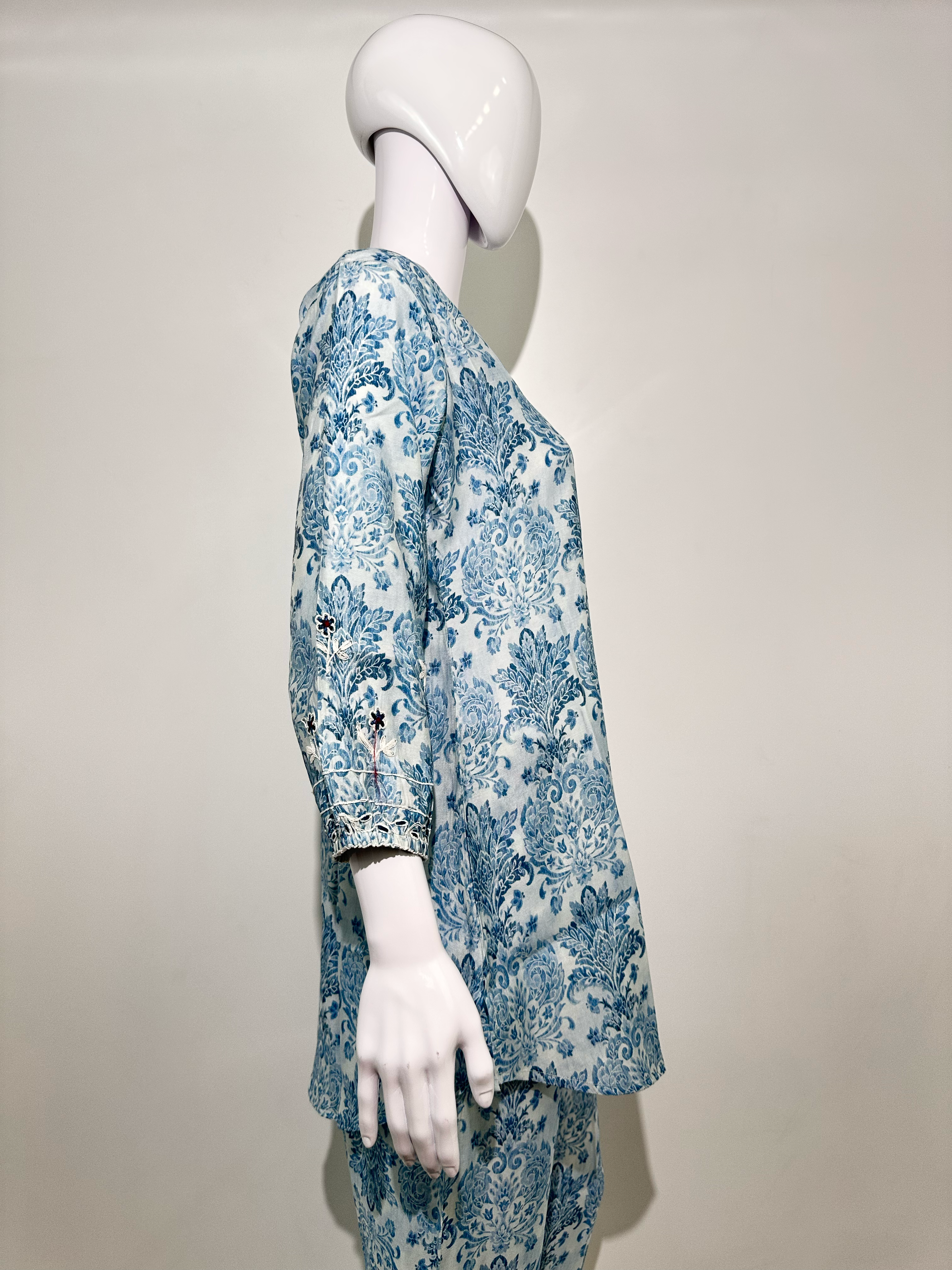 Image of Muslin Embroidery Coords with Grip Sleeve