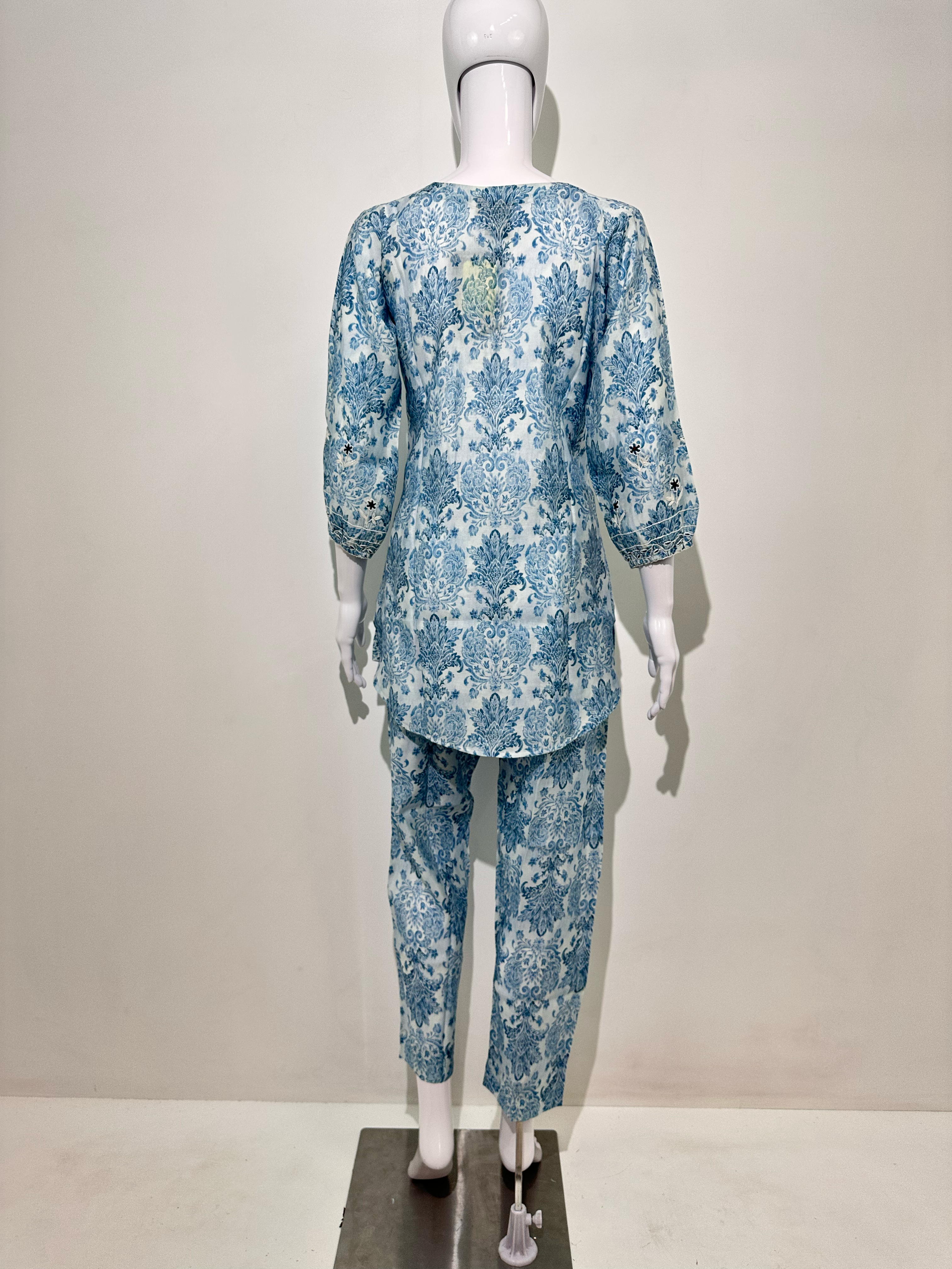 Image of Muslin Embroidery Coords with Grip Sleeve