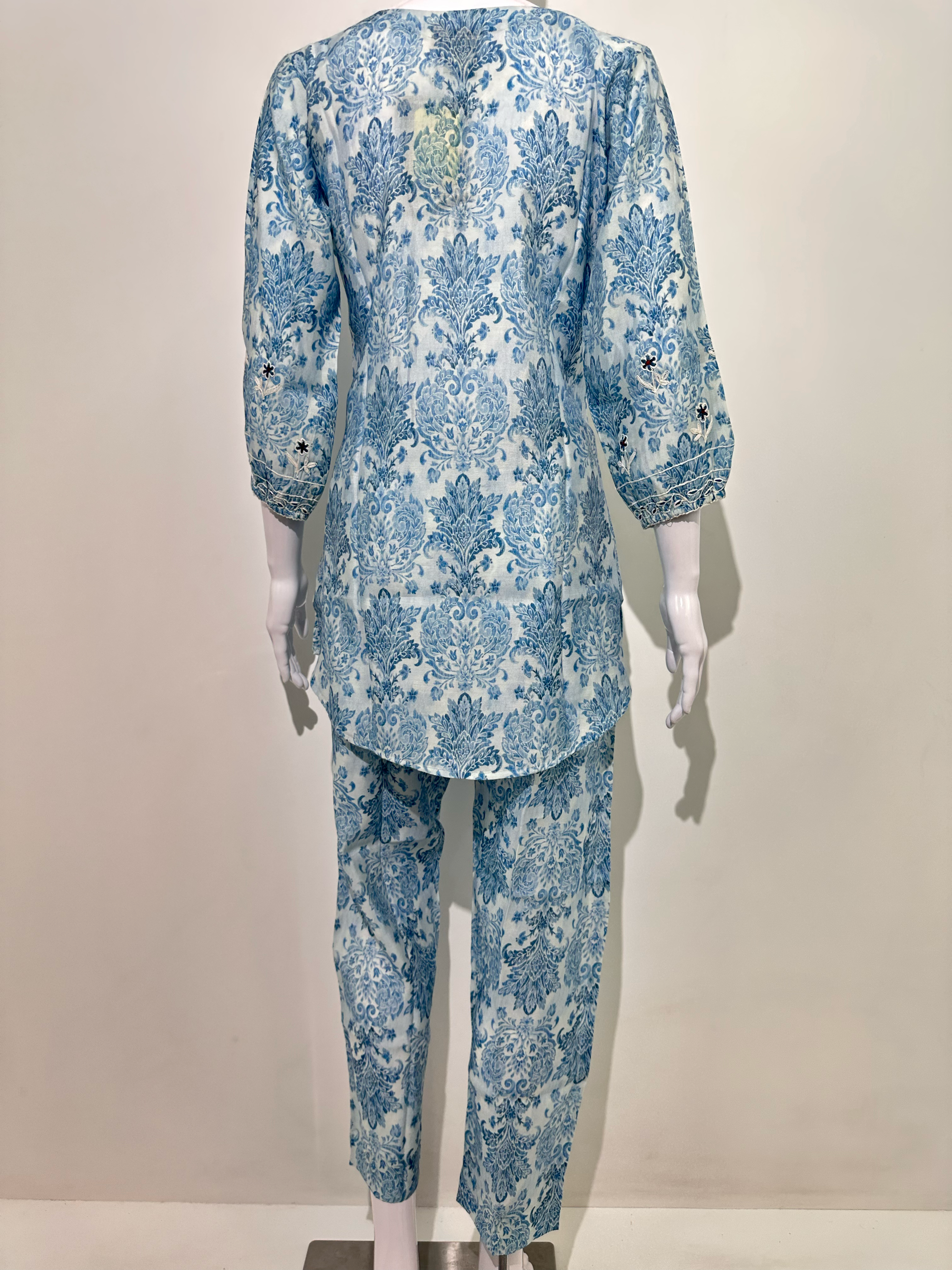 Image of Muslin Embroidery Coords with Grip Sleeve