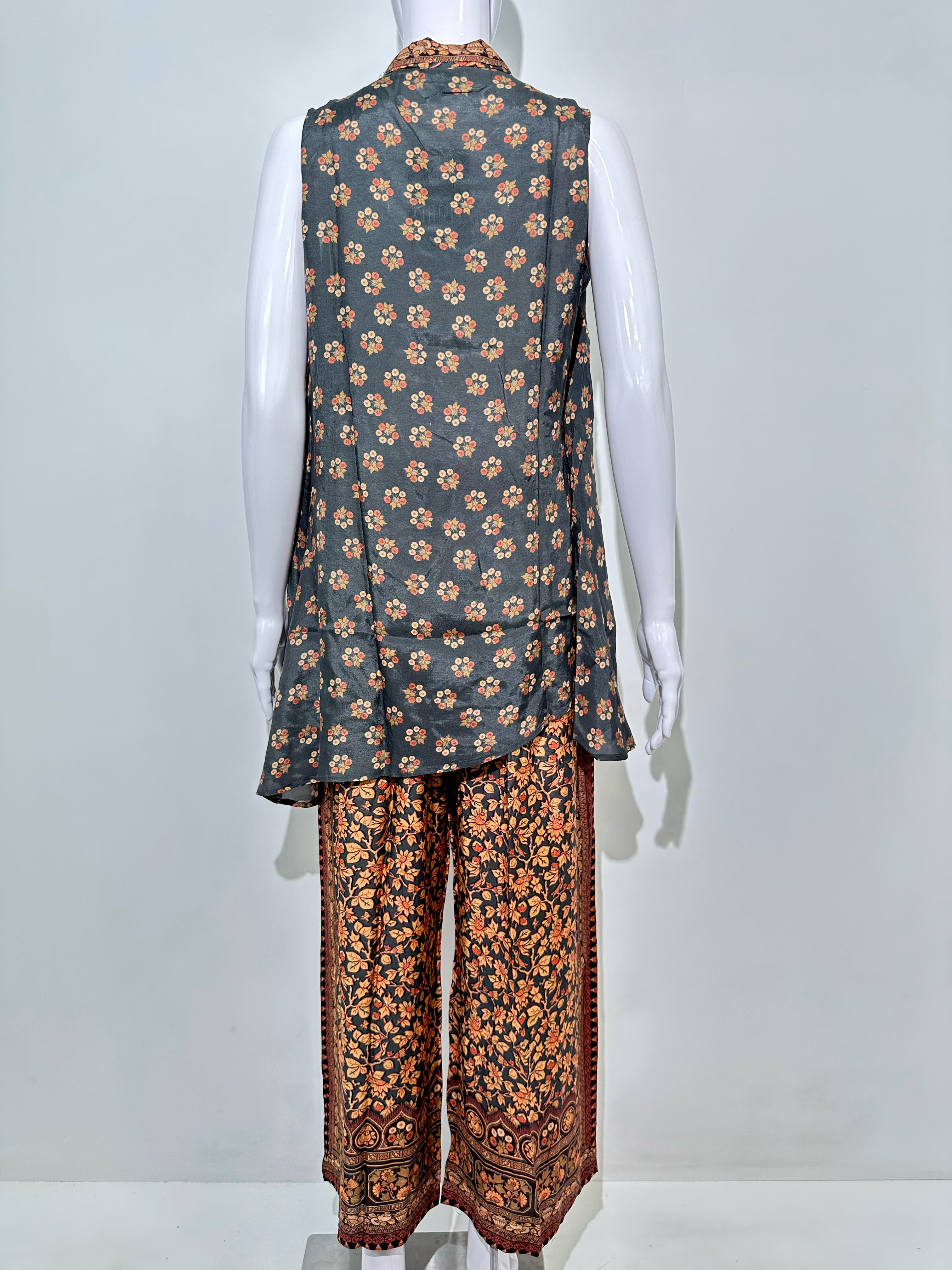 Image of Muslin Print with Thread Sequence work - Attached Jacket