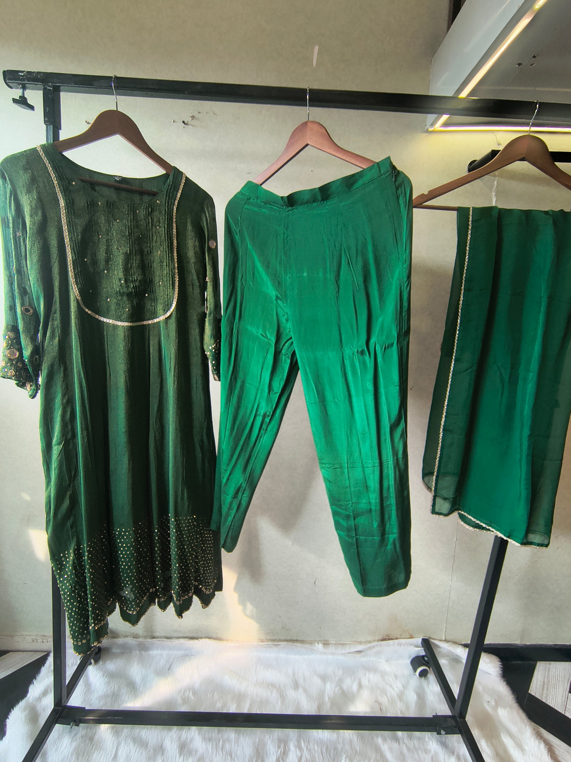 Emerald Green Georgette Anarkali Suit Set with Pintuck Yoke, Sequin Detailing & Lace Border Dupatta – Premium 3 Piece Ethnic Ensemble