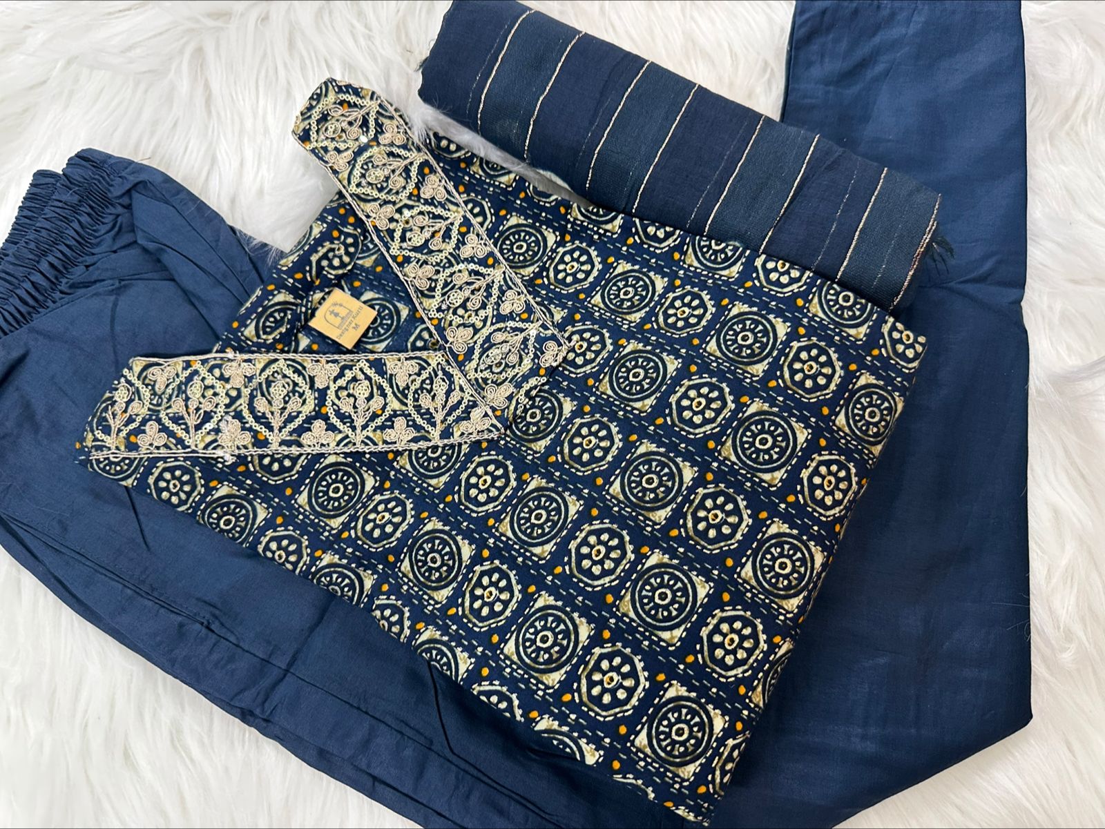 Image of Pure Muslin 3 Piece with Hand work