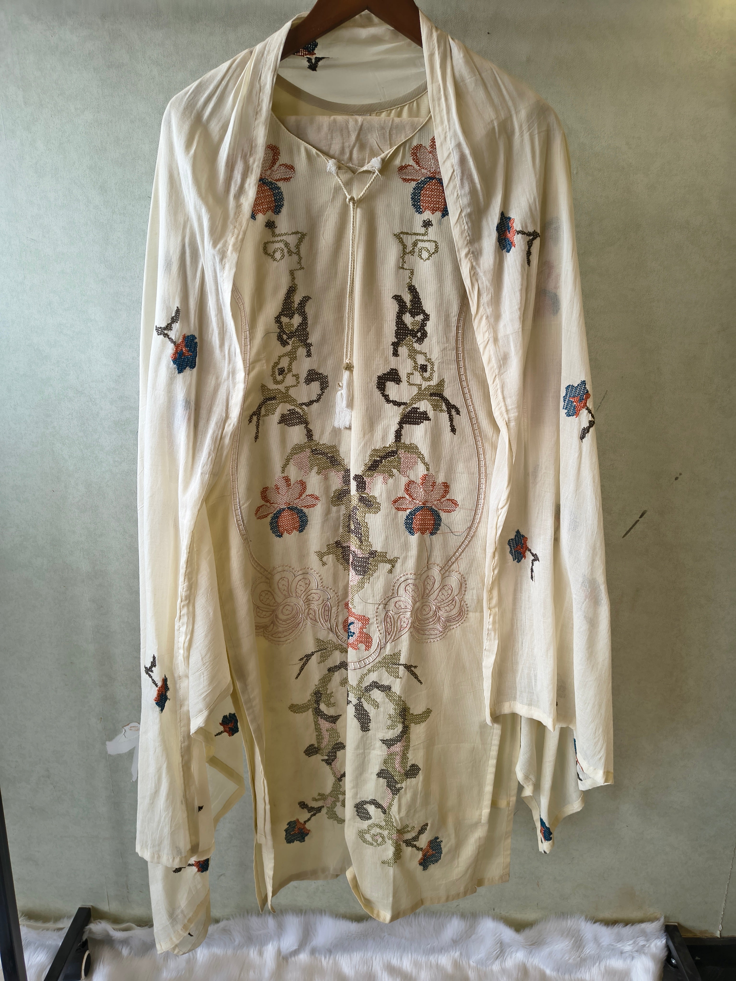 Image of Ivory Cotton 3-Piece Suit Set with Floral Vine Embroidery & Embroidered Dupatta