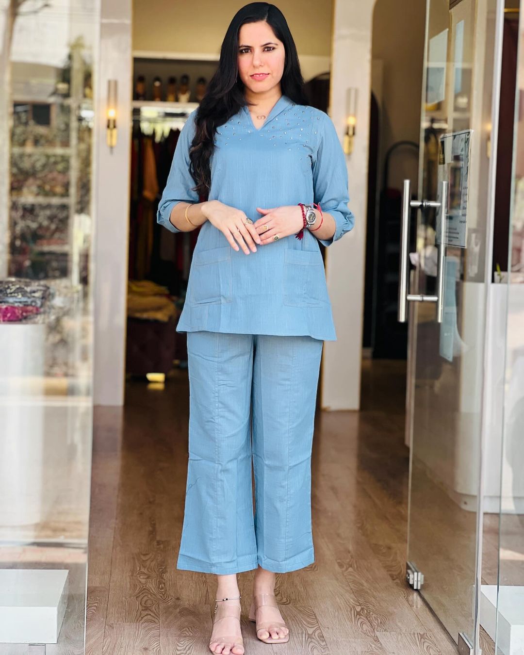 Image of Look stylish and walk in comfort with our new Hand WORK set perfect for your wardrobe. Pure Denim Cotton Slub