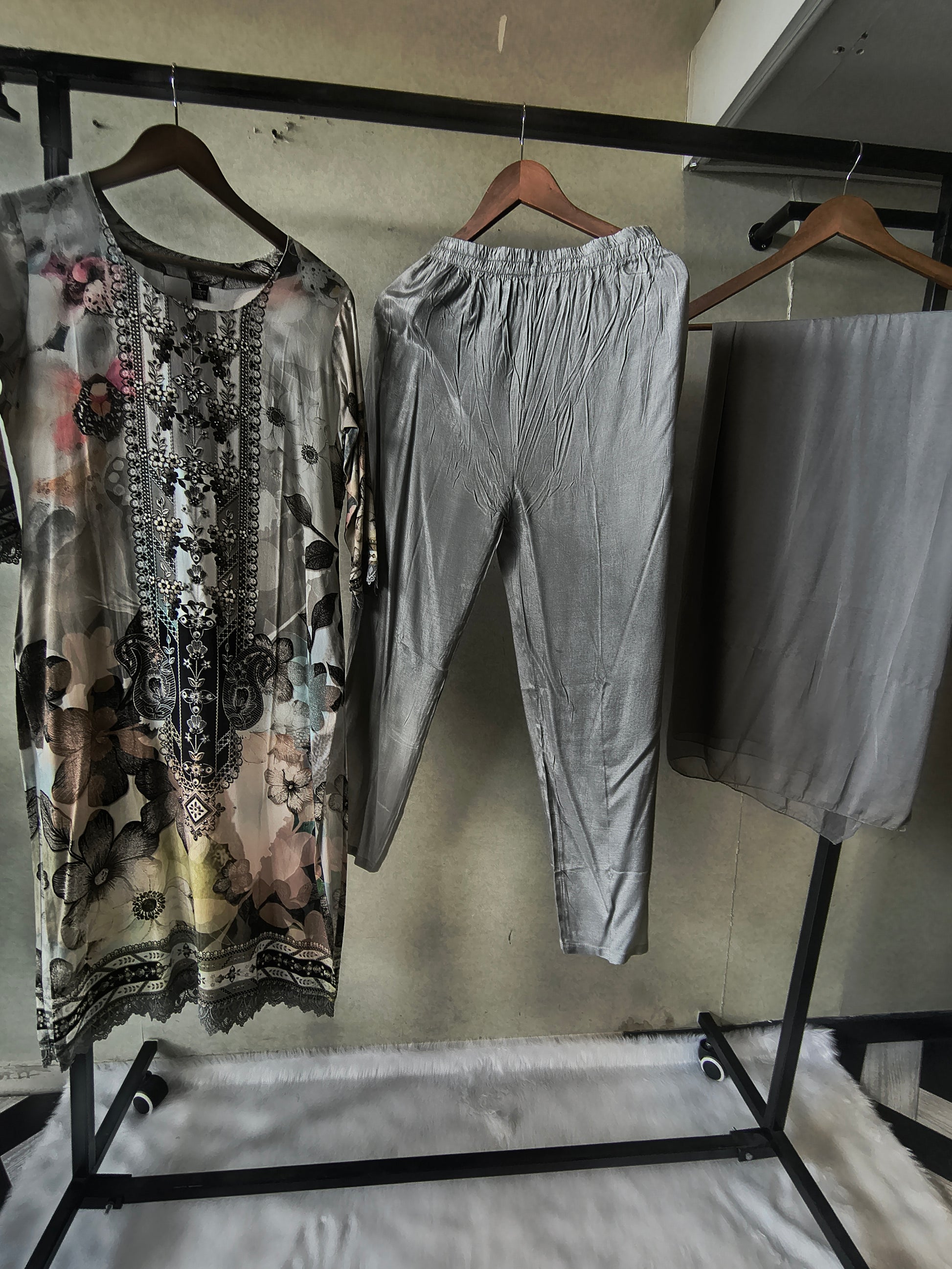 Premium Grey Floral Printed Kurta Set with Solid Pants & Chiffon Dupatta