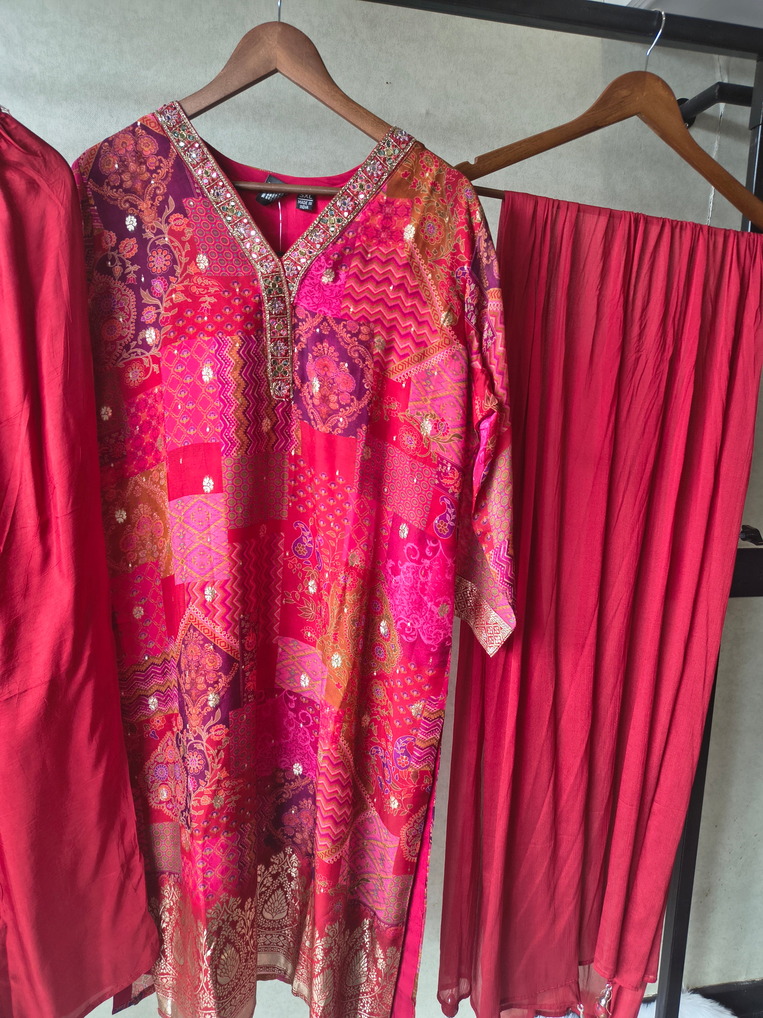 Image of Premium Crimson Red Patchwork Printed Kurta Set with Embellished V-Neck, Solid Pants & Chiffon Dupatta