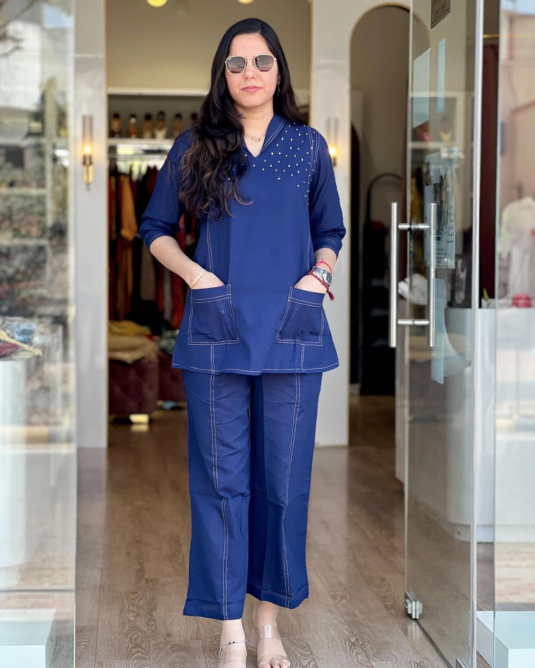 Look stylish and walk in comfort with our new Hand WORK set perfect for your wardrobe. Pure Denim Cotton Slub
