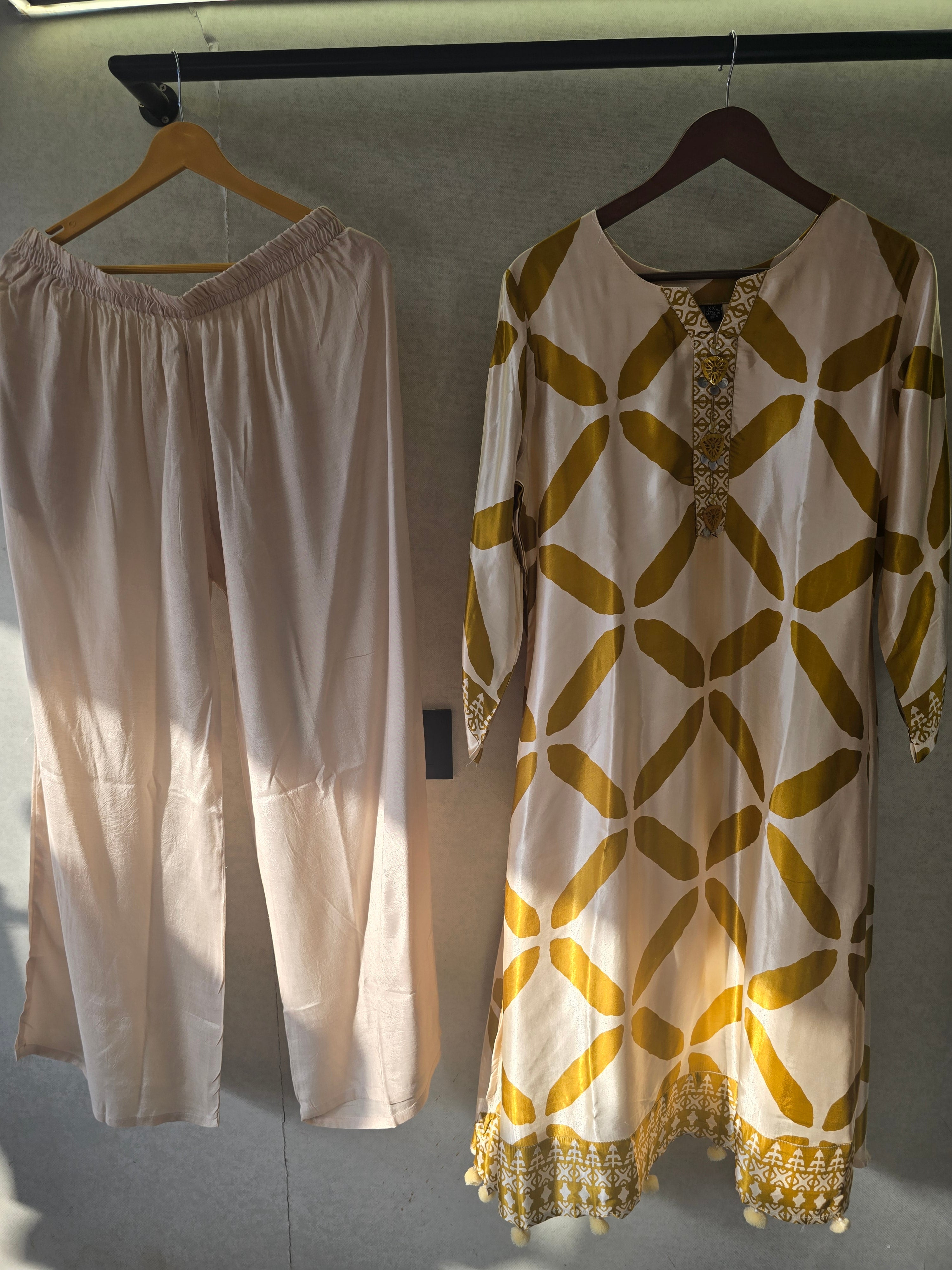 Image of Mustard Geometric Print Kurta Pant Set