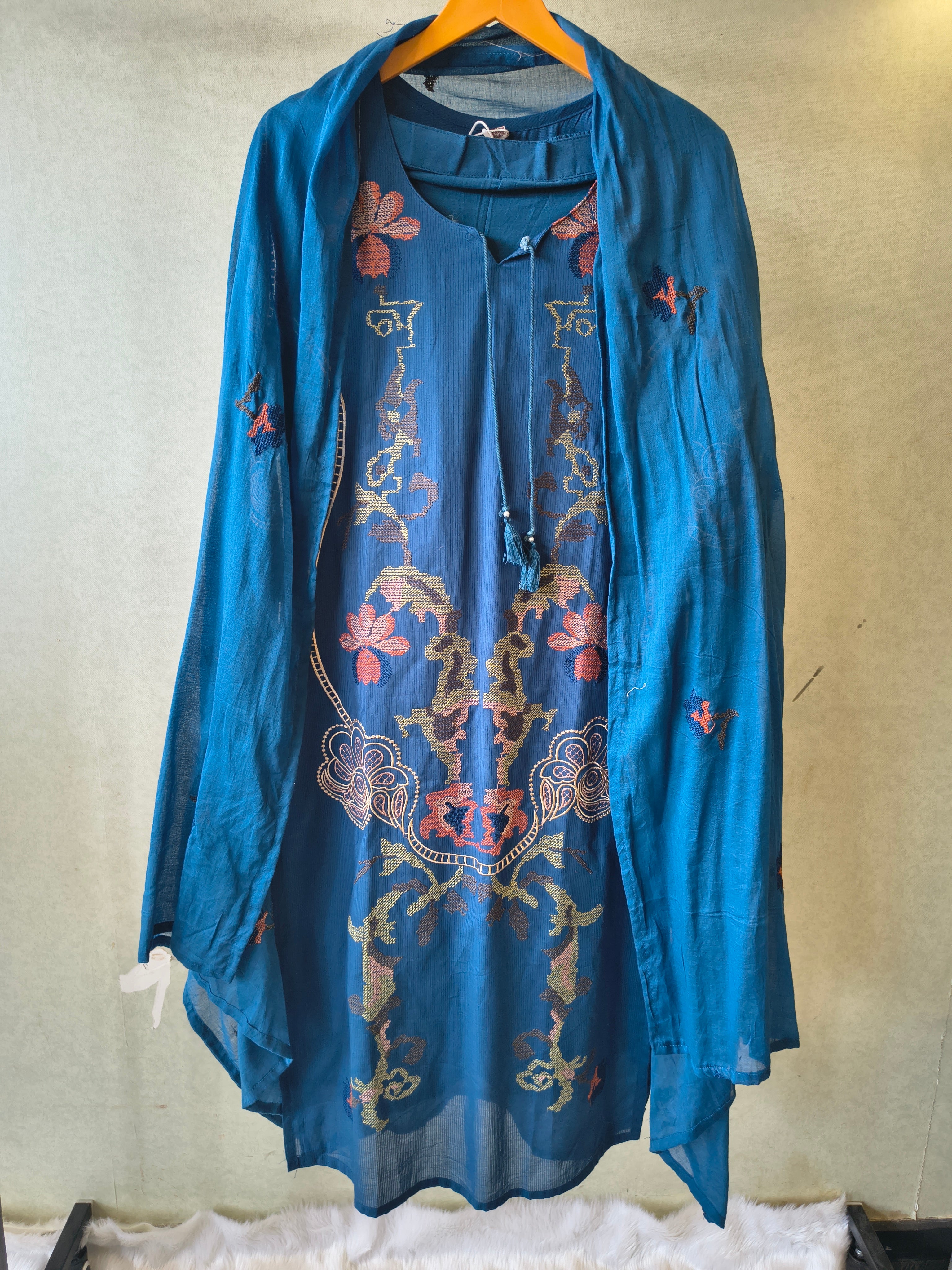 Image of Teal Blue Cotton 3-Piece Suit Set with Floral Vine Embroidery & Embroidered Dupatta