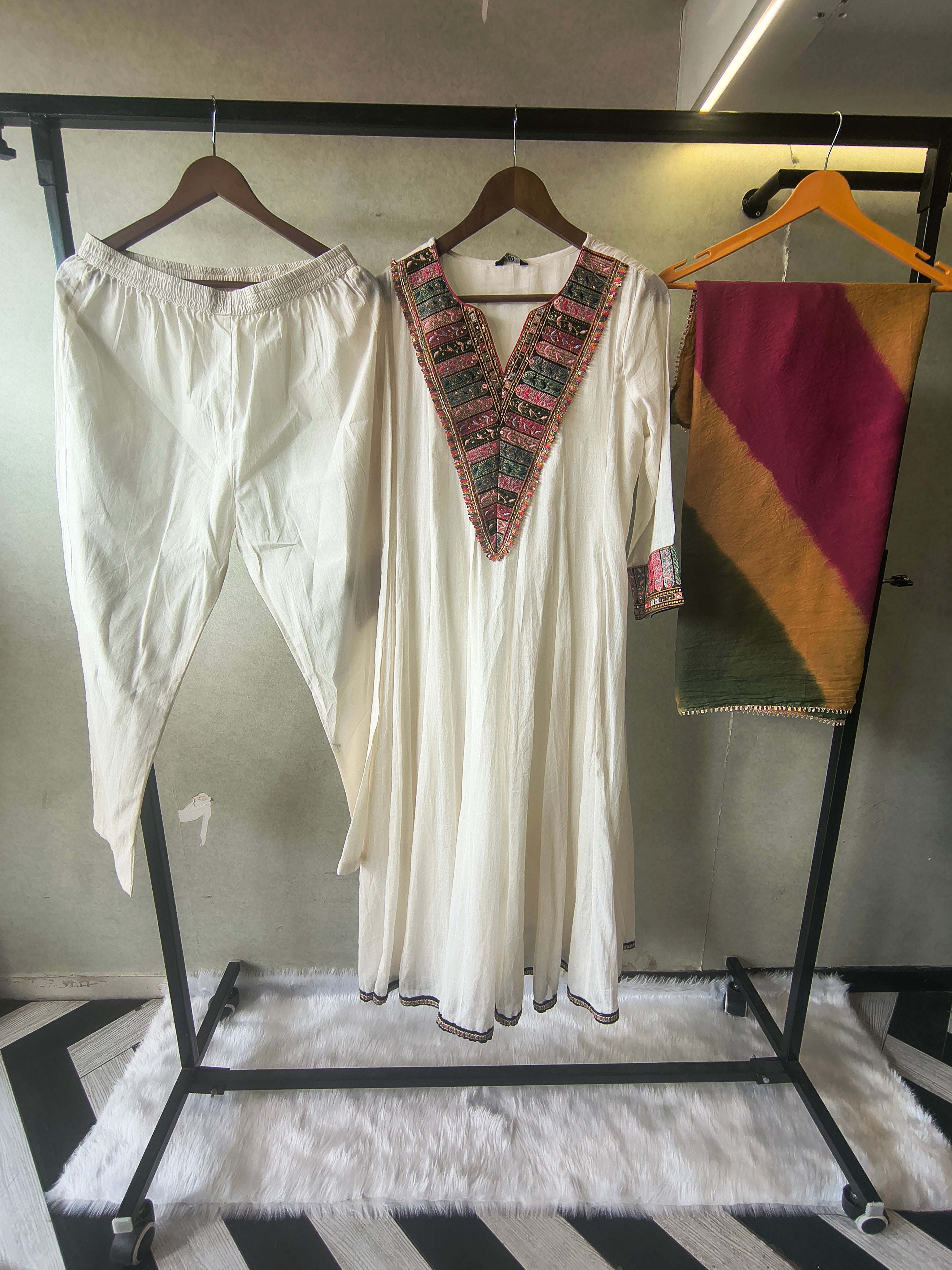 Image of Ivory Cotton Anarkali Suit Set with Embroidered V-Neck & Colour Block Dupatta