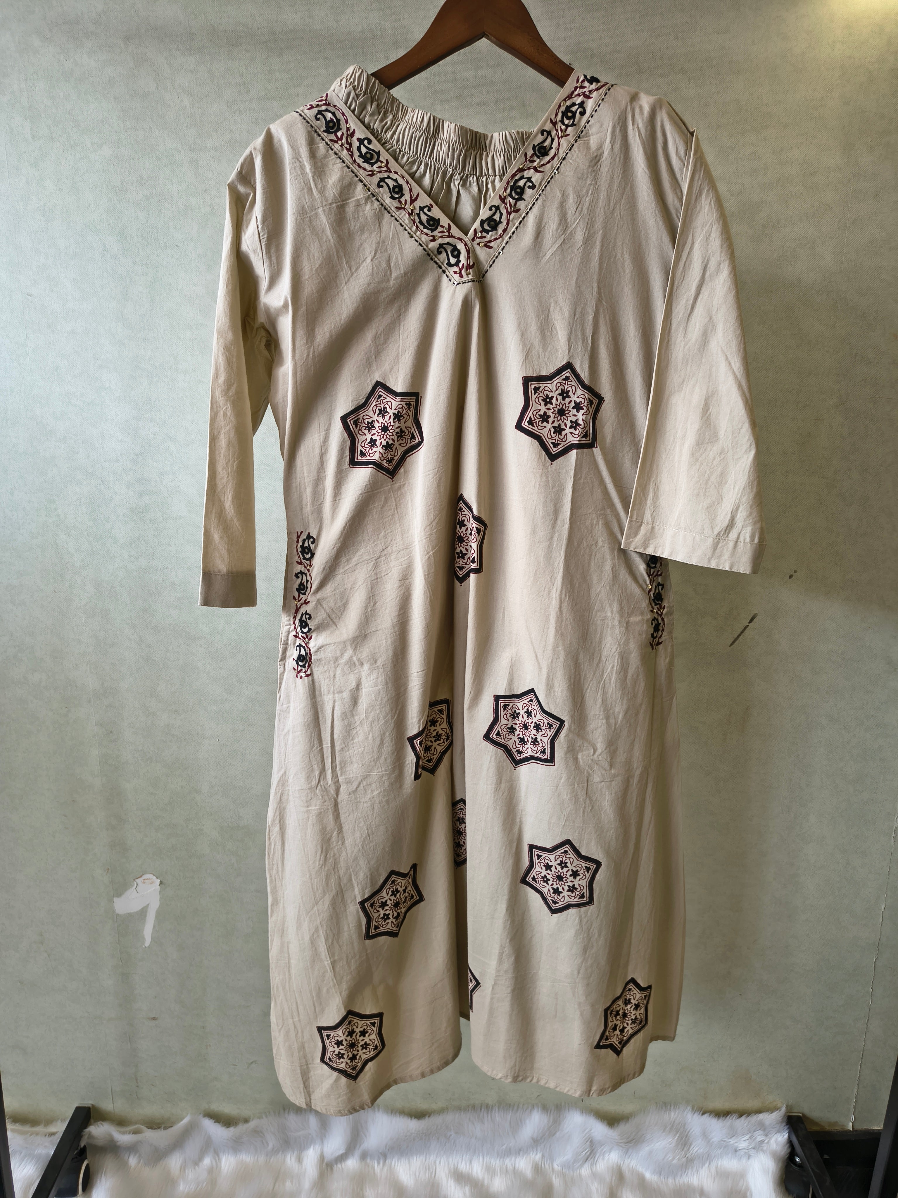 Image of Ivory Hand Block Printed Cotton Kurta Set with Straight Pants