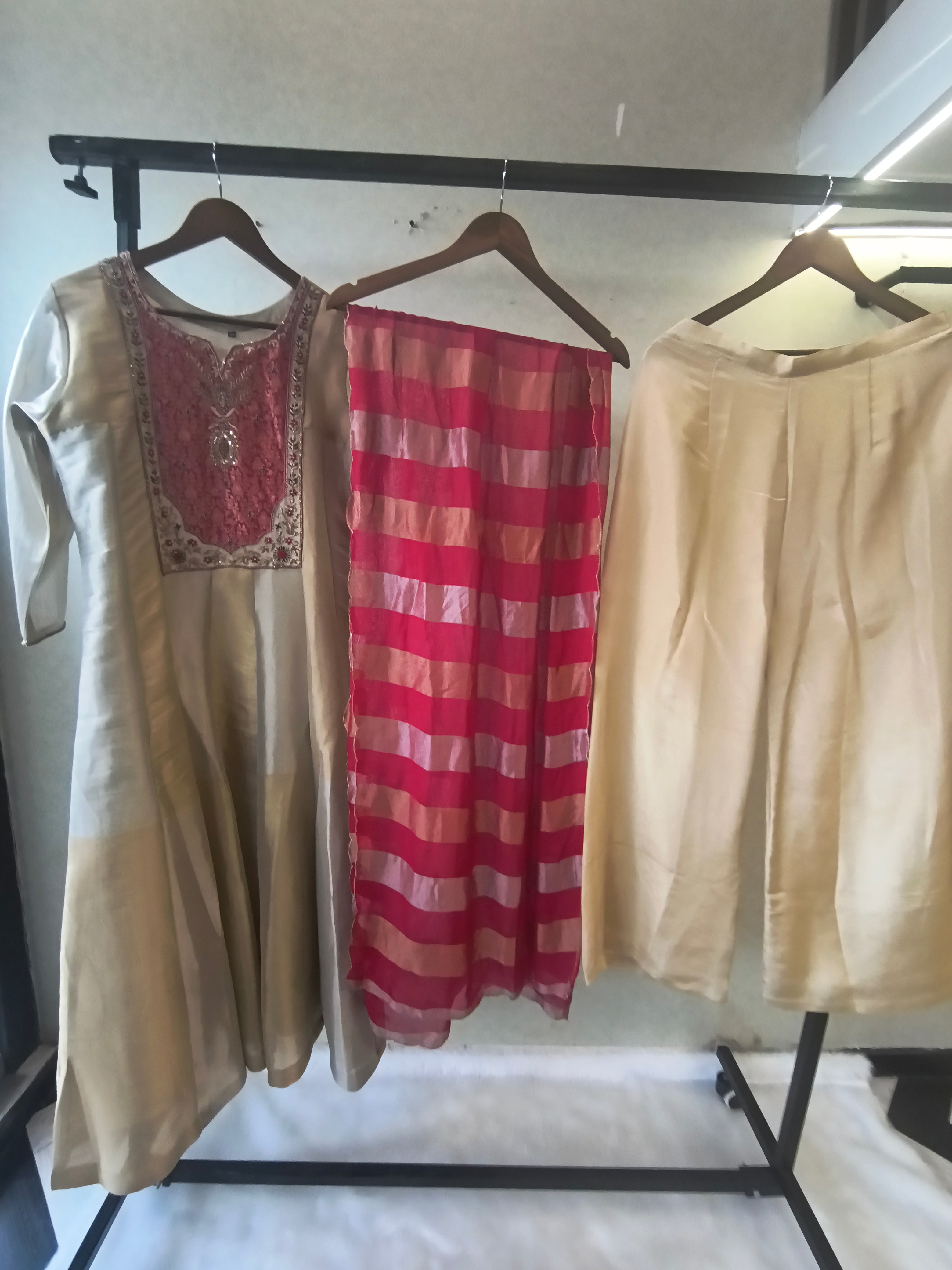 Image of Ivory Embroidered Designer Kurta Set with Pink Striped Organza Dupatta | Premium 3 Piece Ethnic Suit