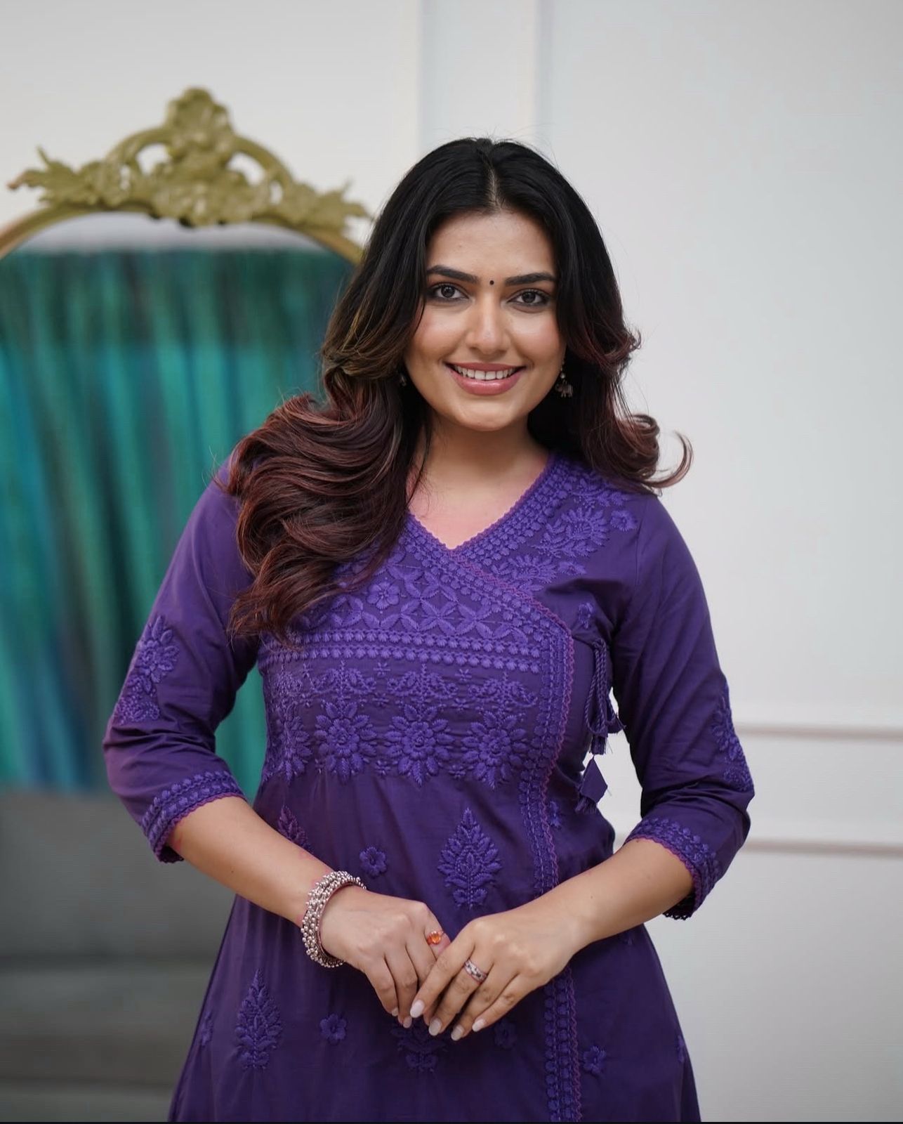 Beautiful cotton chikankari angrakha style pant sets perfect for this Summer
Women's Embroidered& pitten work printed Cotton kurta & pant with malmal dupatta set