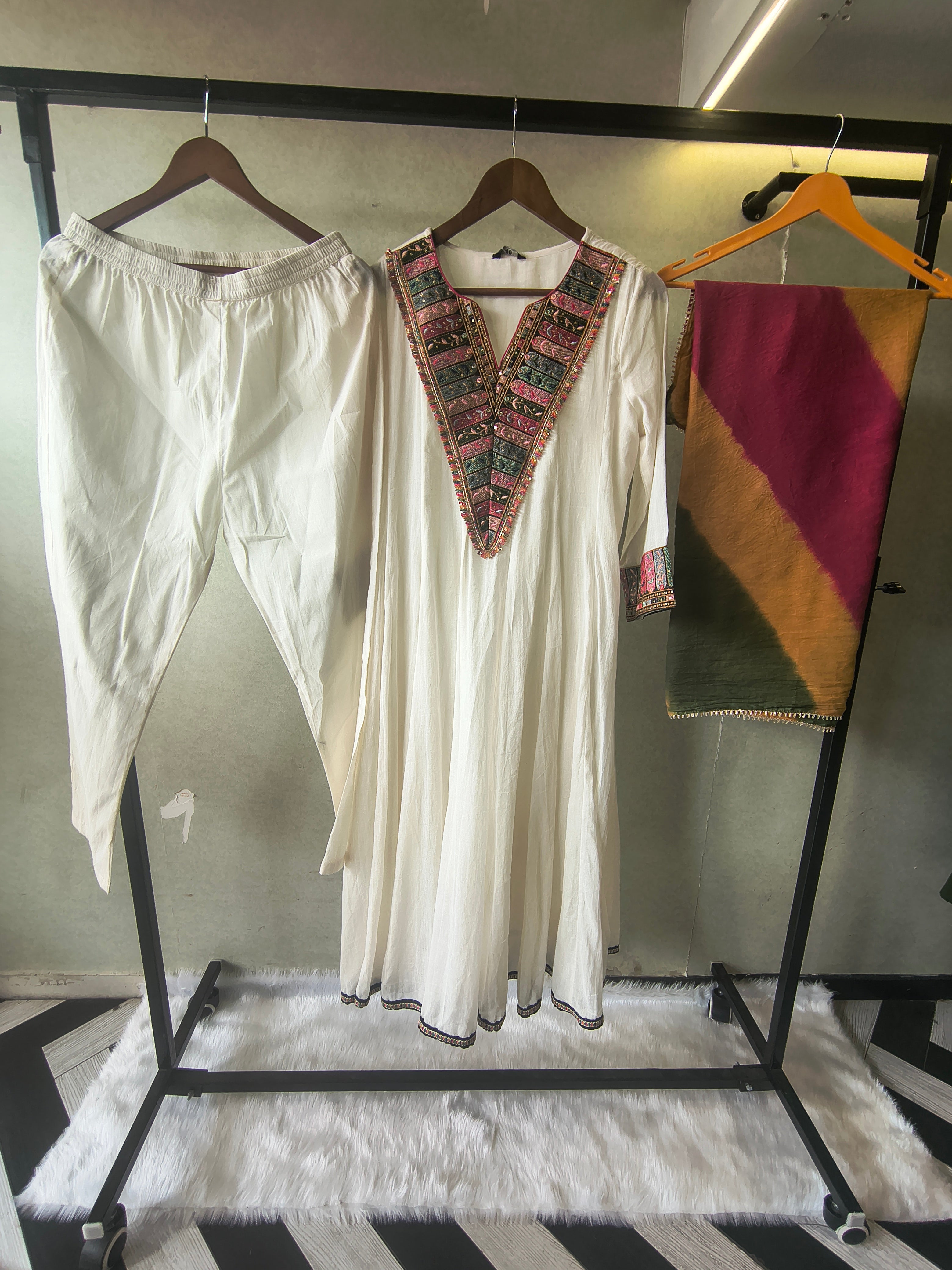Image of Ivory Cotton Anarkali Suit Set with Embroidered V-Neck & Colour Block Dupatta