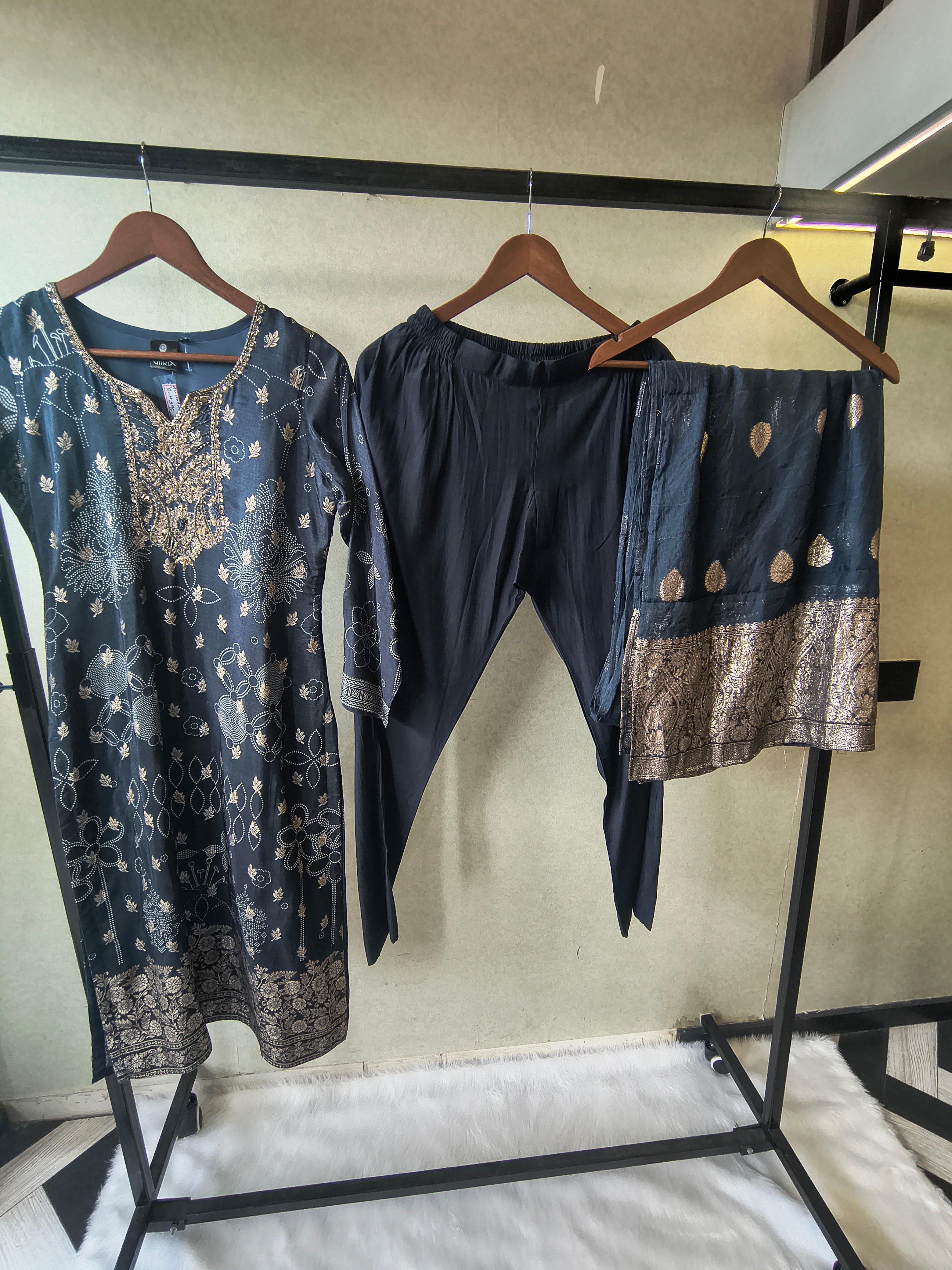 Image of Premium Midnight Blue Zari Printed Kurta Set with Banarasi Dupatta
