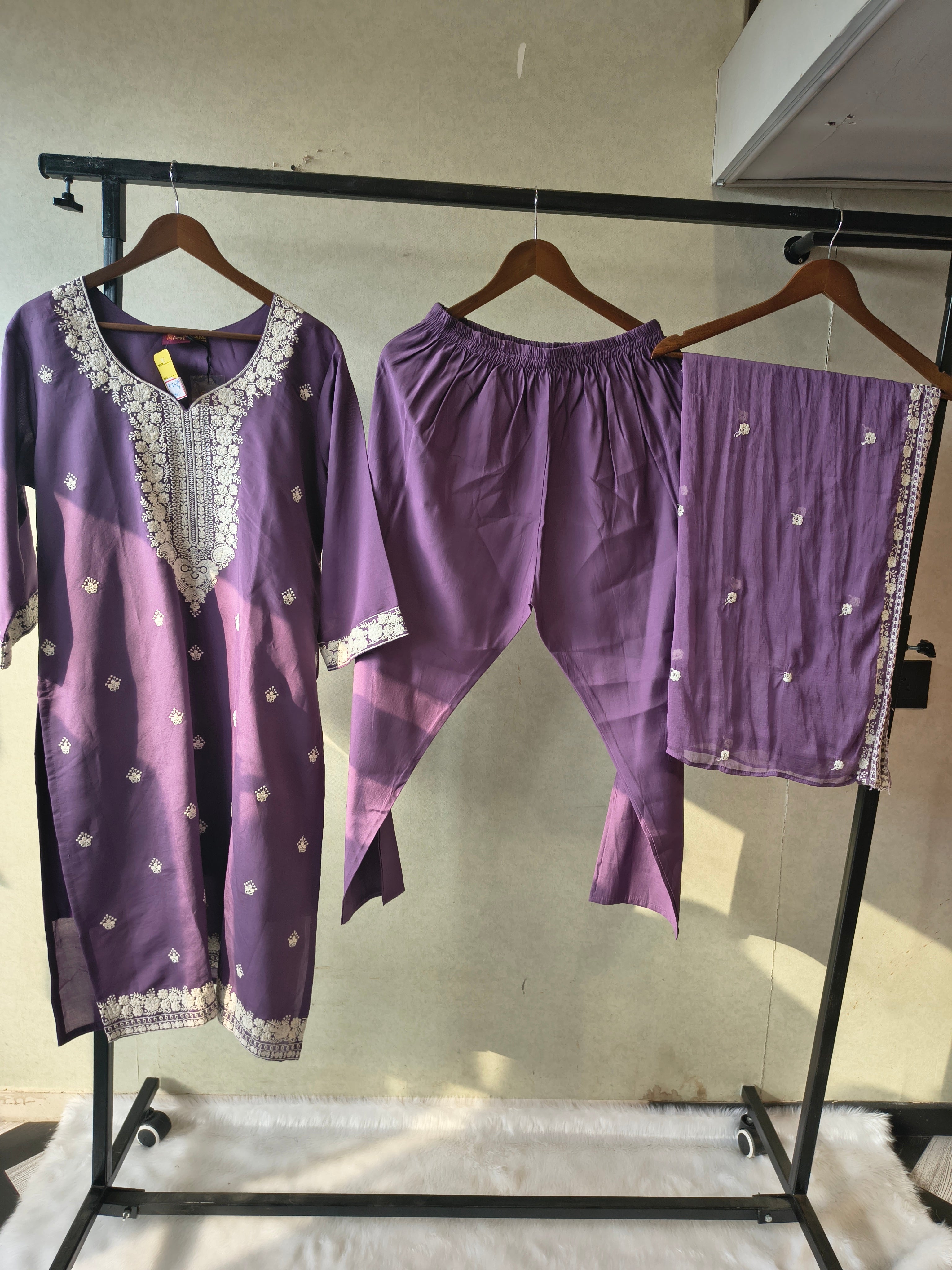 Image of Premium Lavender Embroidered Kurta Set with Chikankari Work & Organza Dupatta